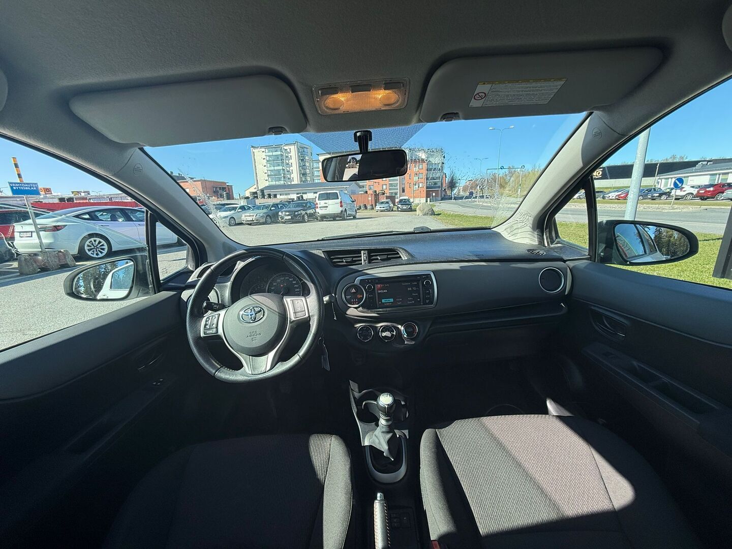 TOYOTA Yaris 2012
