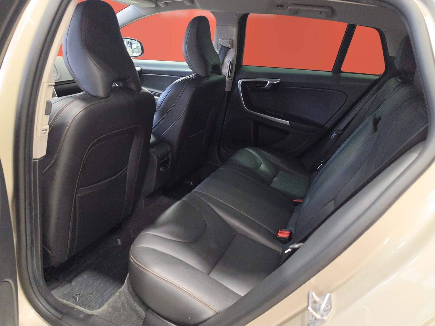 VOLVO V60 Cross Country 2016