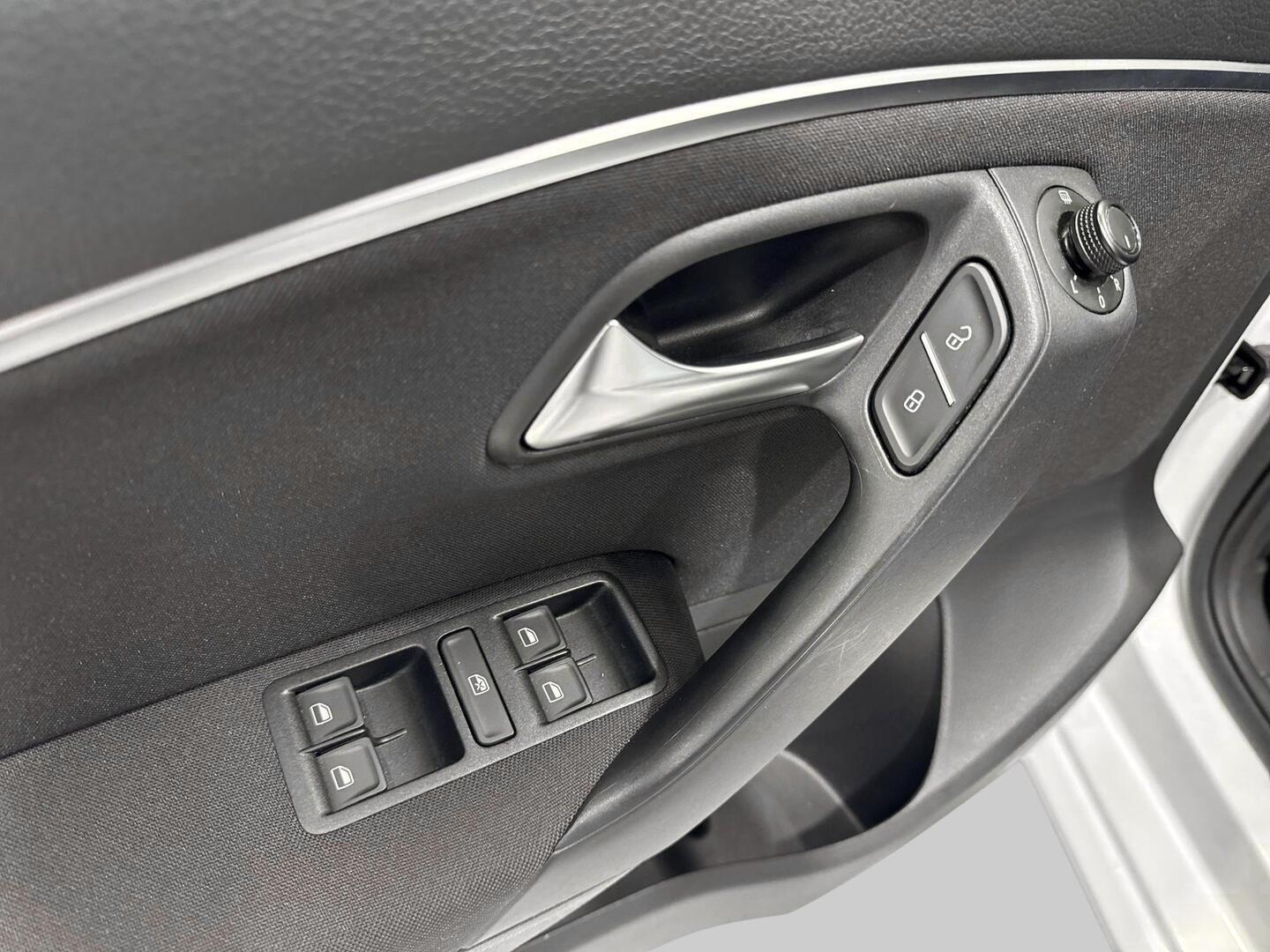 VOLKSWAGEN Polo 2017