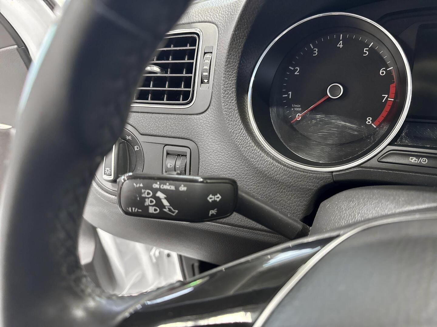 VOLKSWAGEN Polo 2017