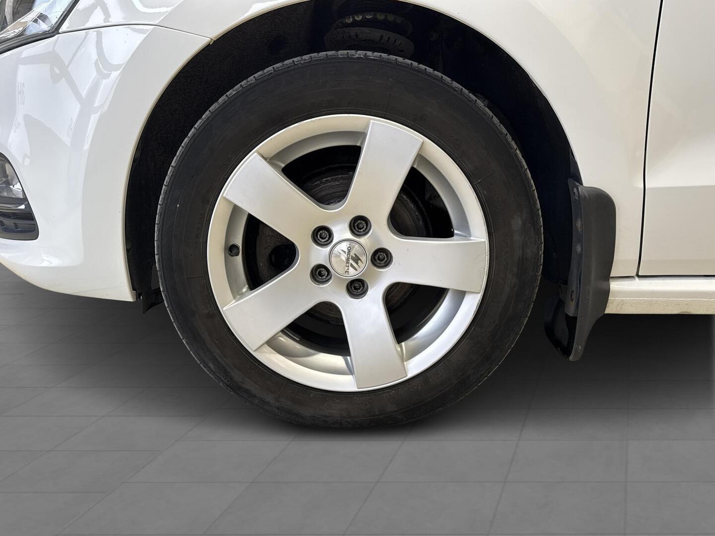 VOLKSWAGEN Polo 2017