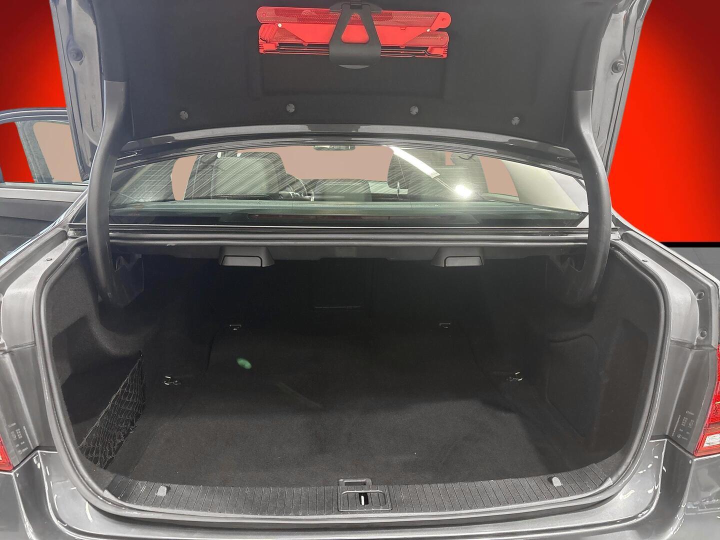 MERCEDES-BENZ E 2015