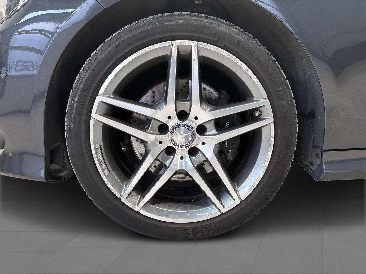 MERCEDES-BENZ E 2015