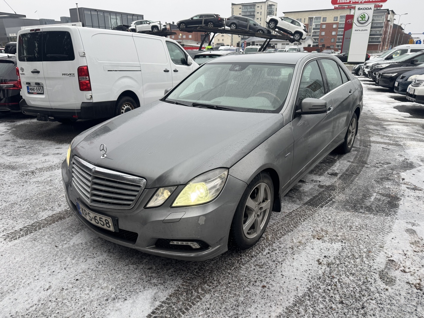 MERCEDES-BENZ E 2009