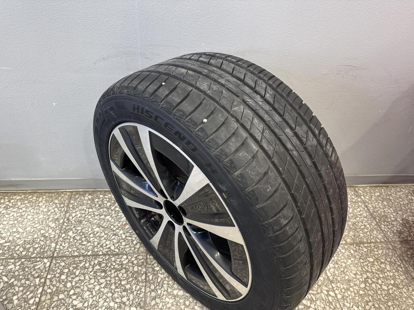 MERCEDES-BENZ E 2019