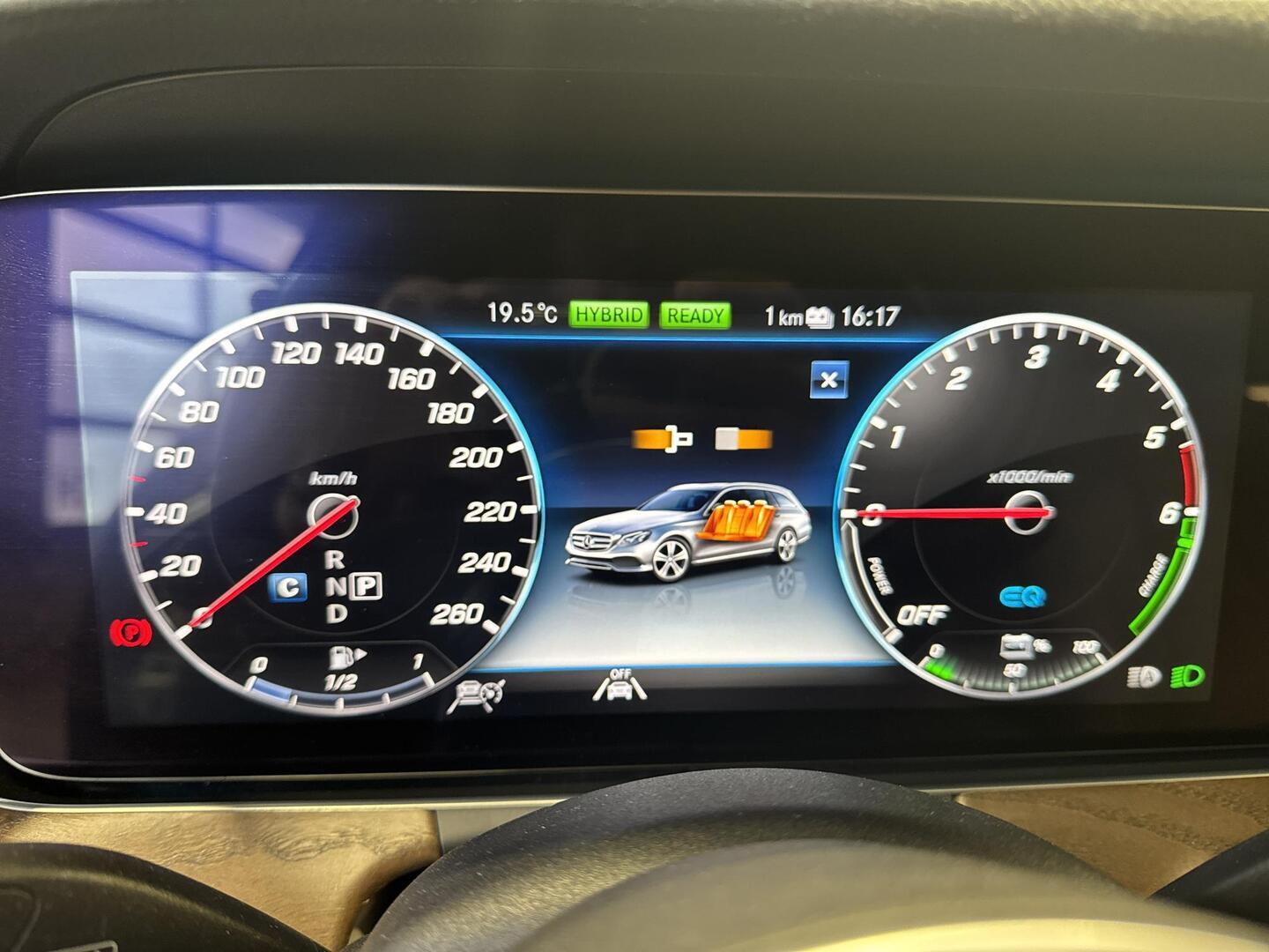 MERCEDES-BENZ E 2019