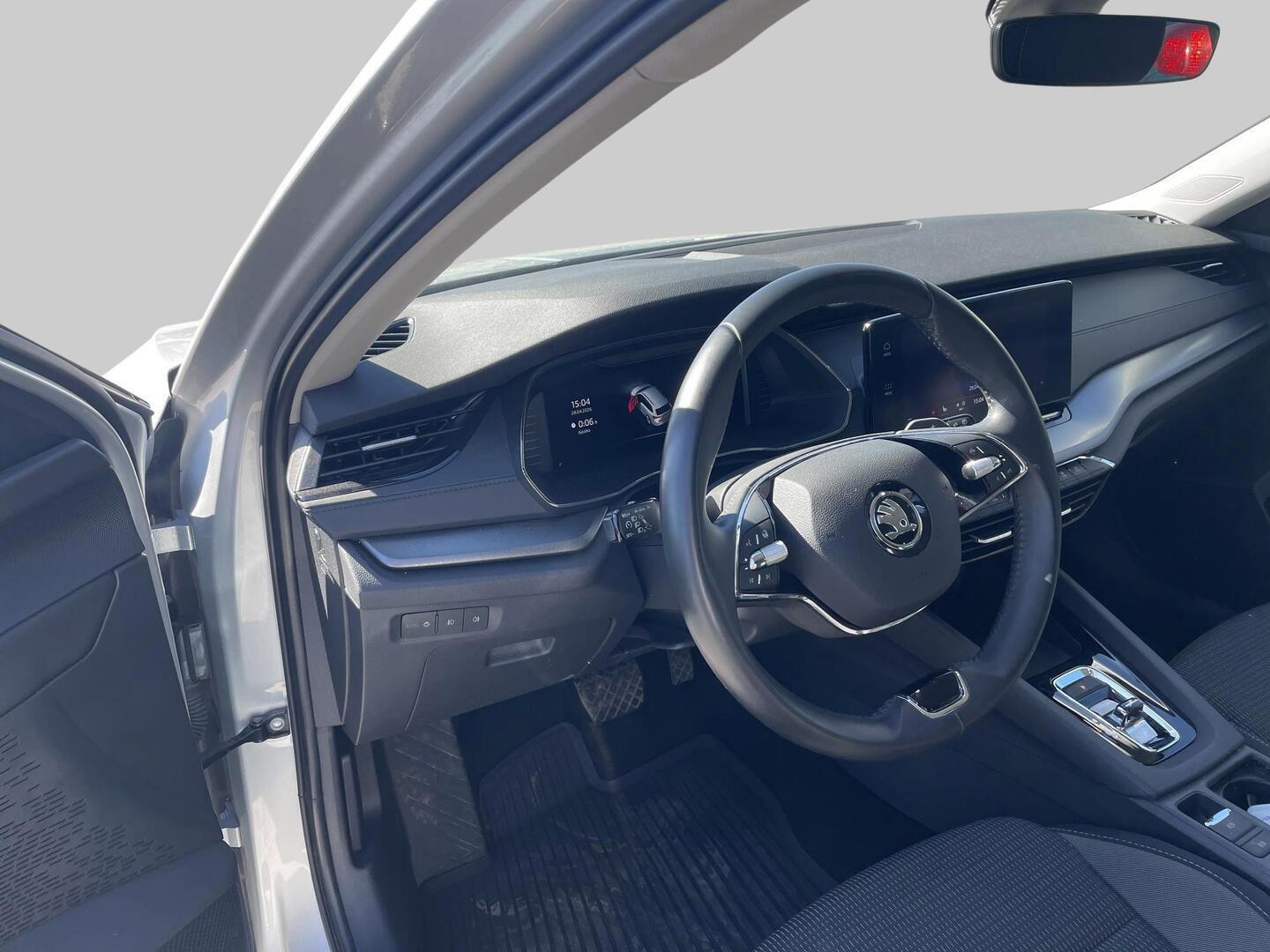 SKODA OCTAVIA 2024