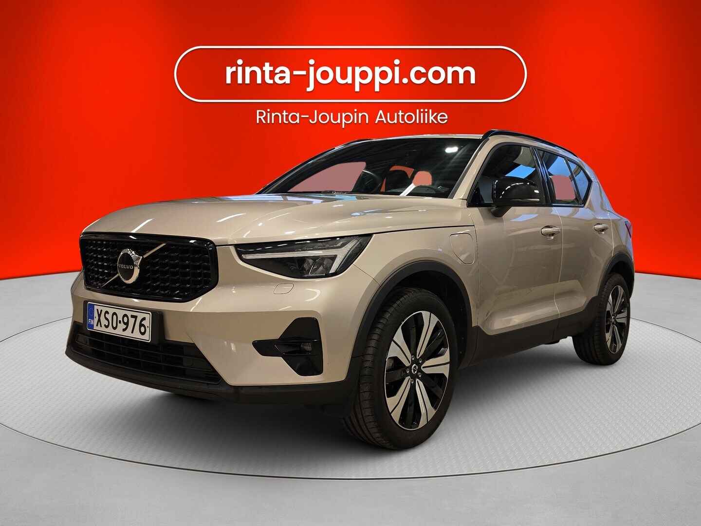 VOLVO XC40 2024