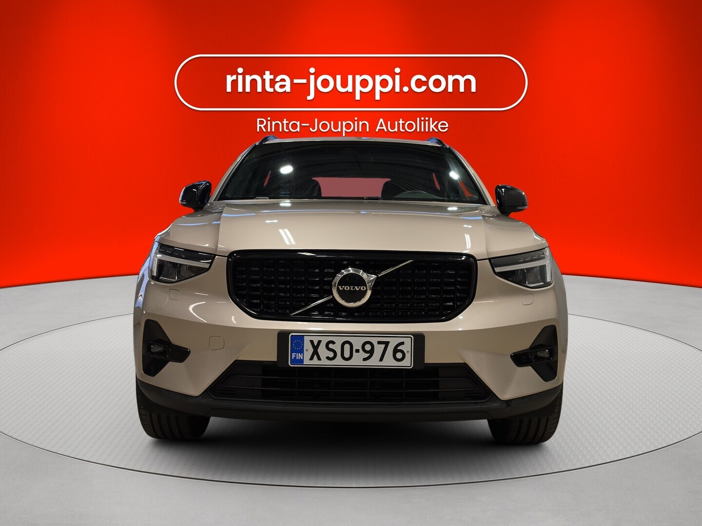 VOLVO XC40 2024