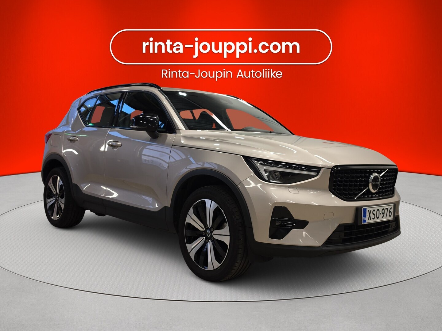 VOLVO XC40 2024