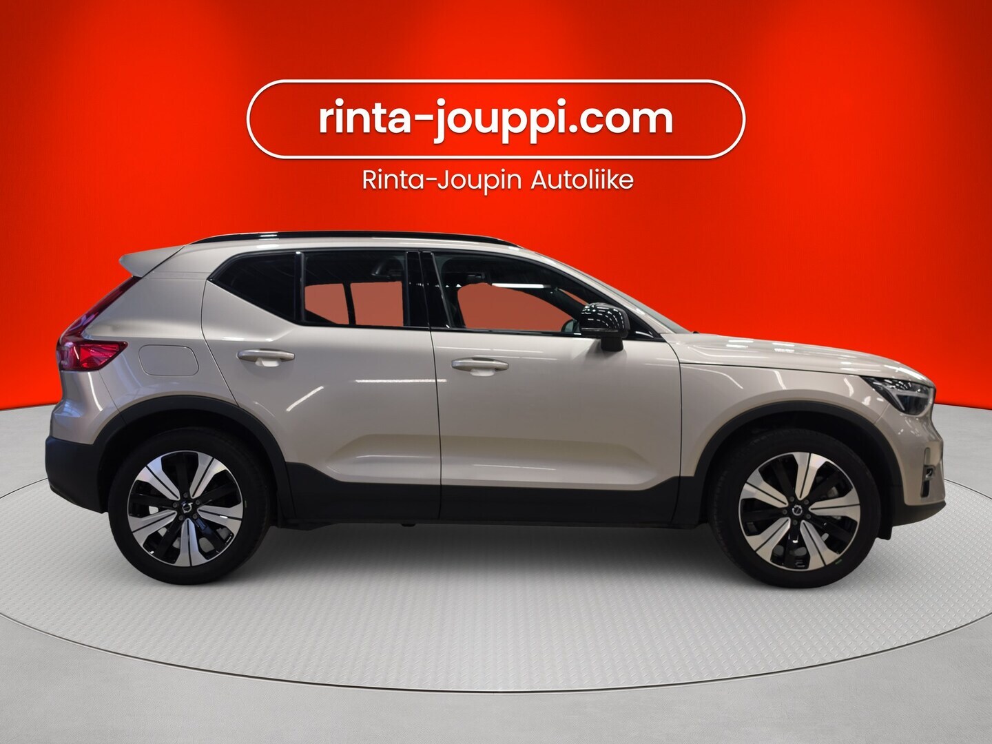 VOLVO XC40 2024