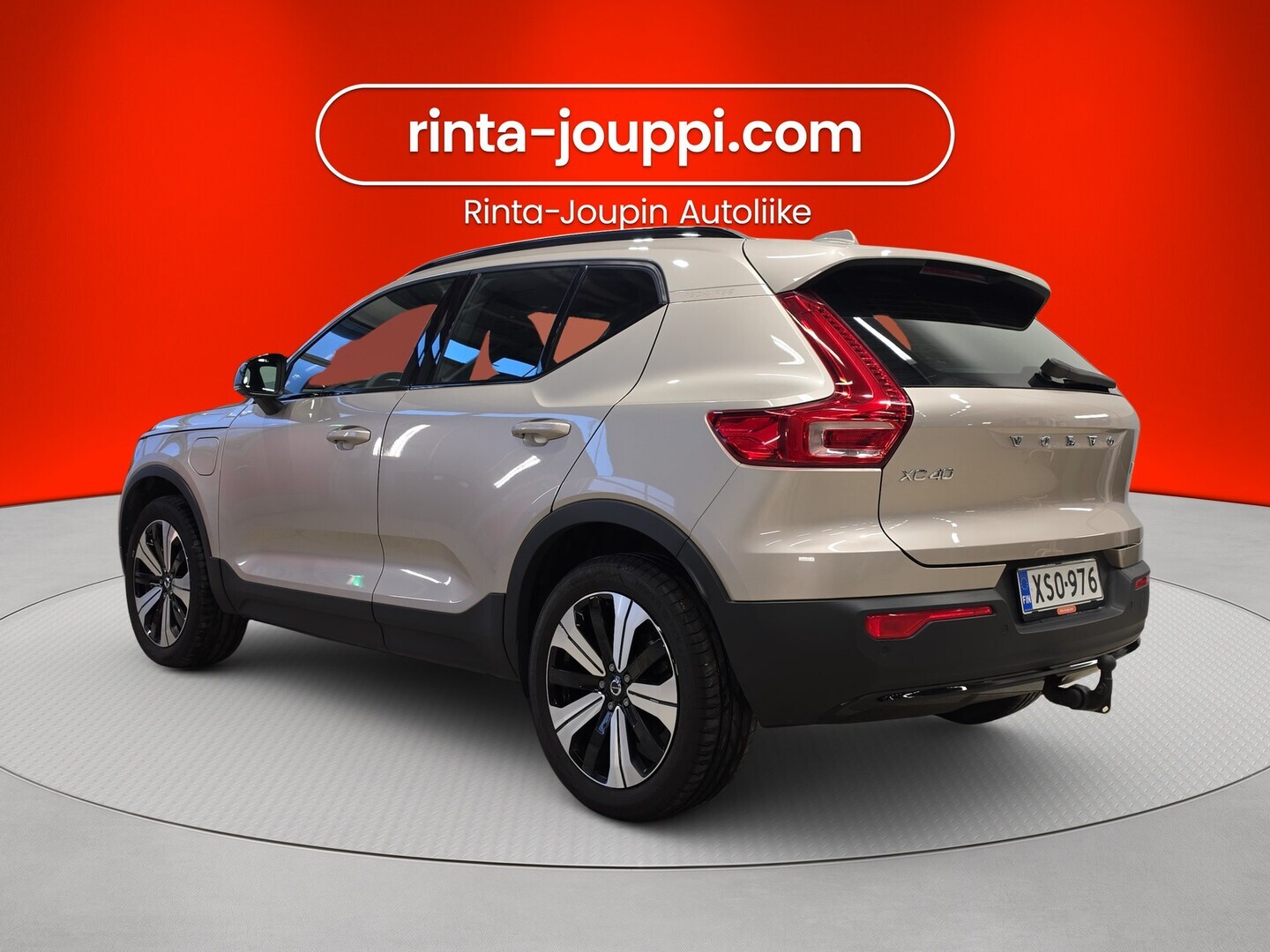 VOLVO XC40 2024