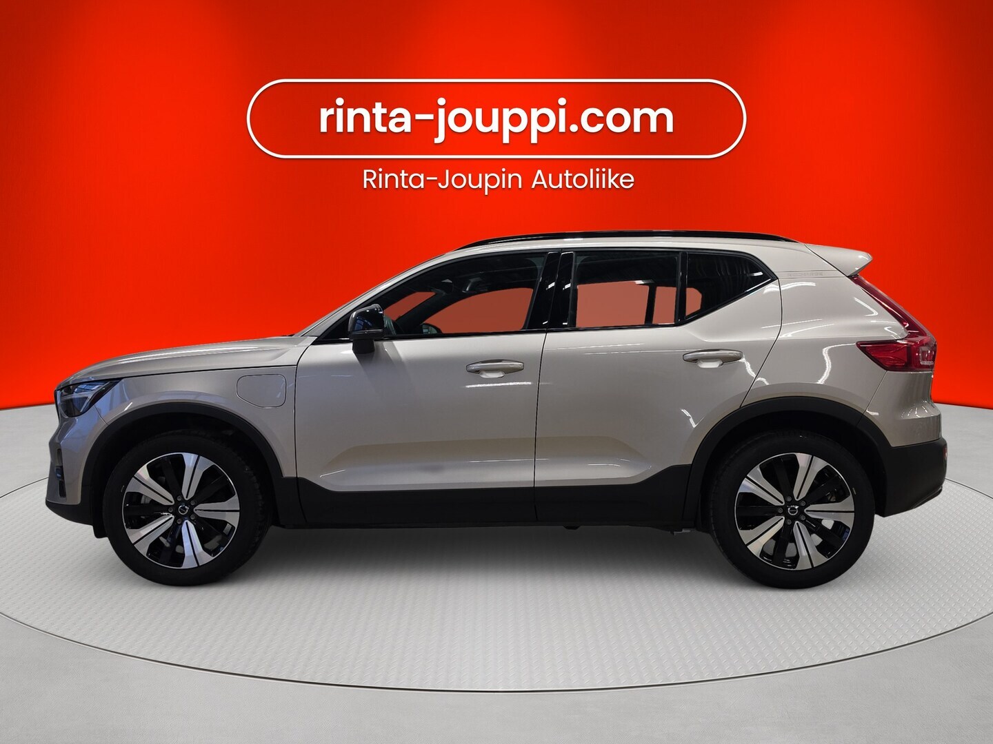 VOLVO XC40 2024