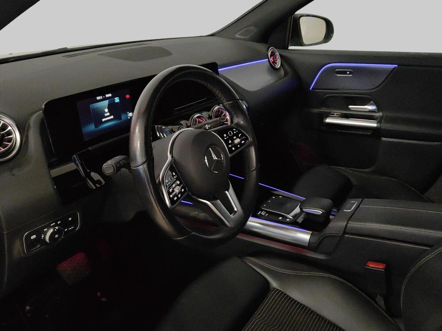 MERCEDES-BENZ EQA 2021