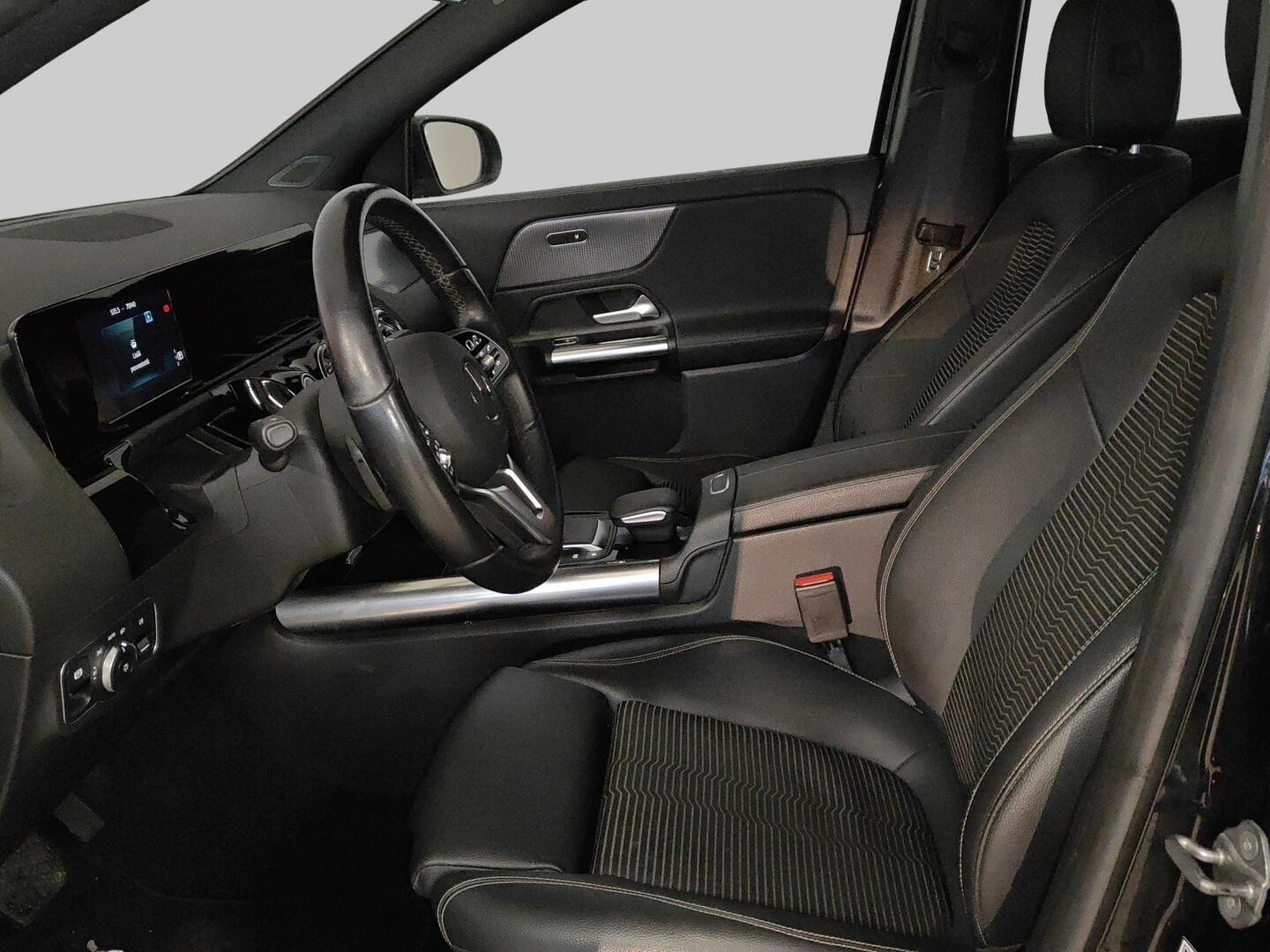 MERCEDES-BENZ EQA 2021