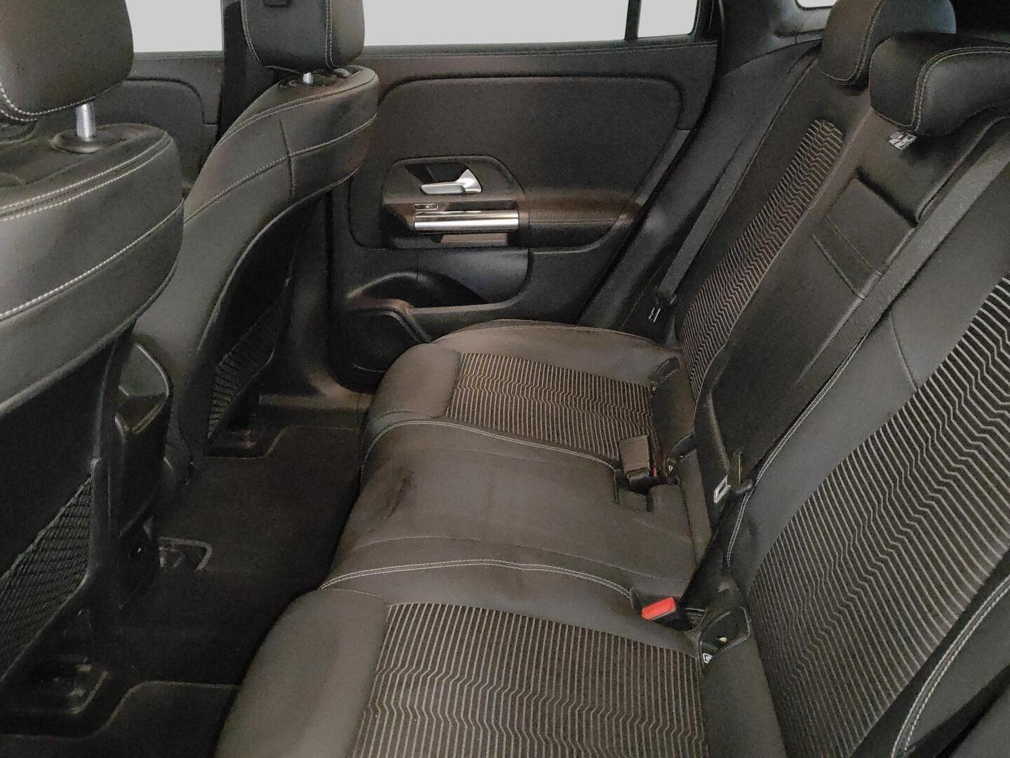 MERCEDES-BENZ EQA 2021