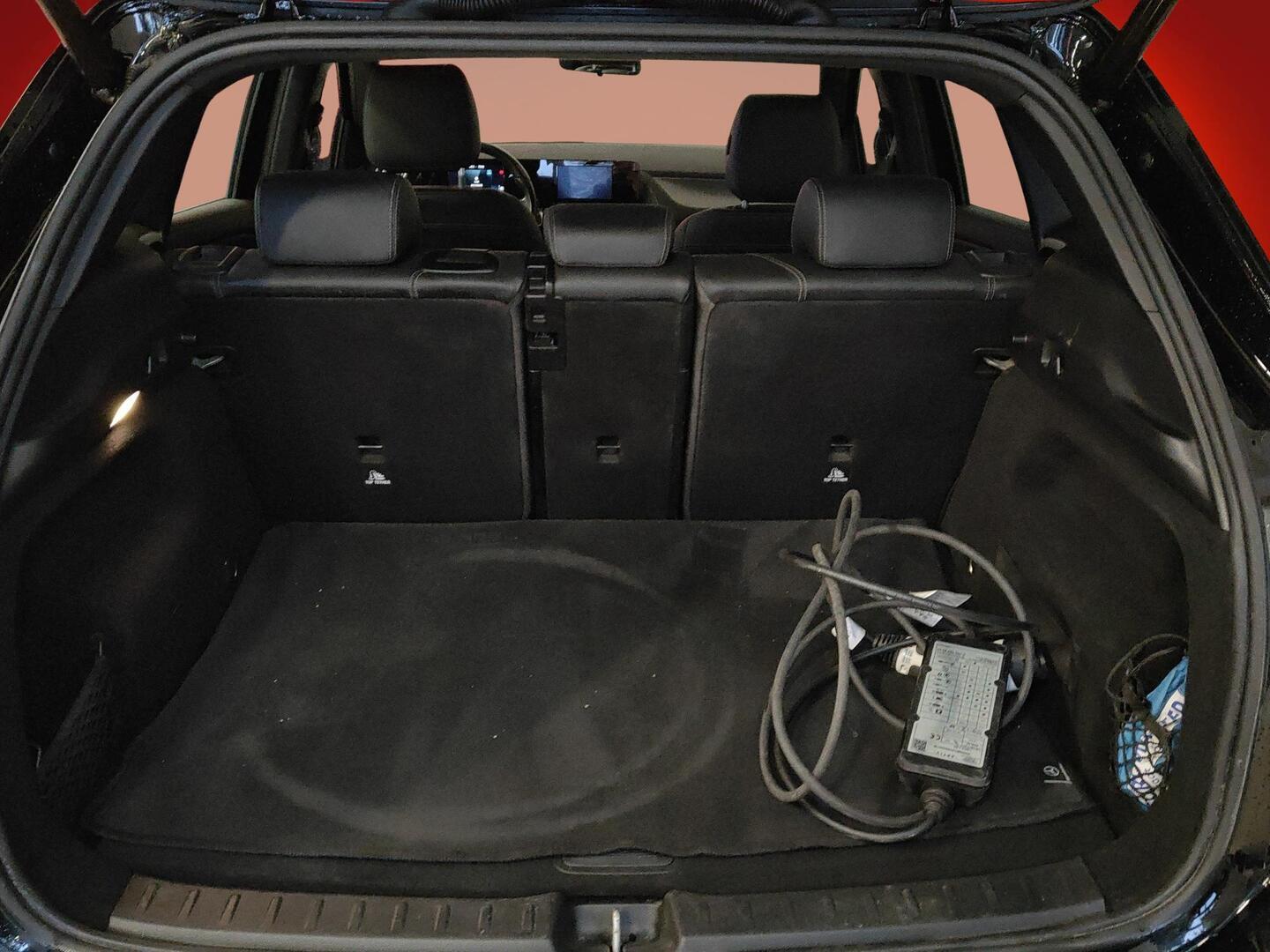 MERCEDES-BENZ EQA 2021