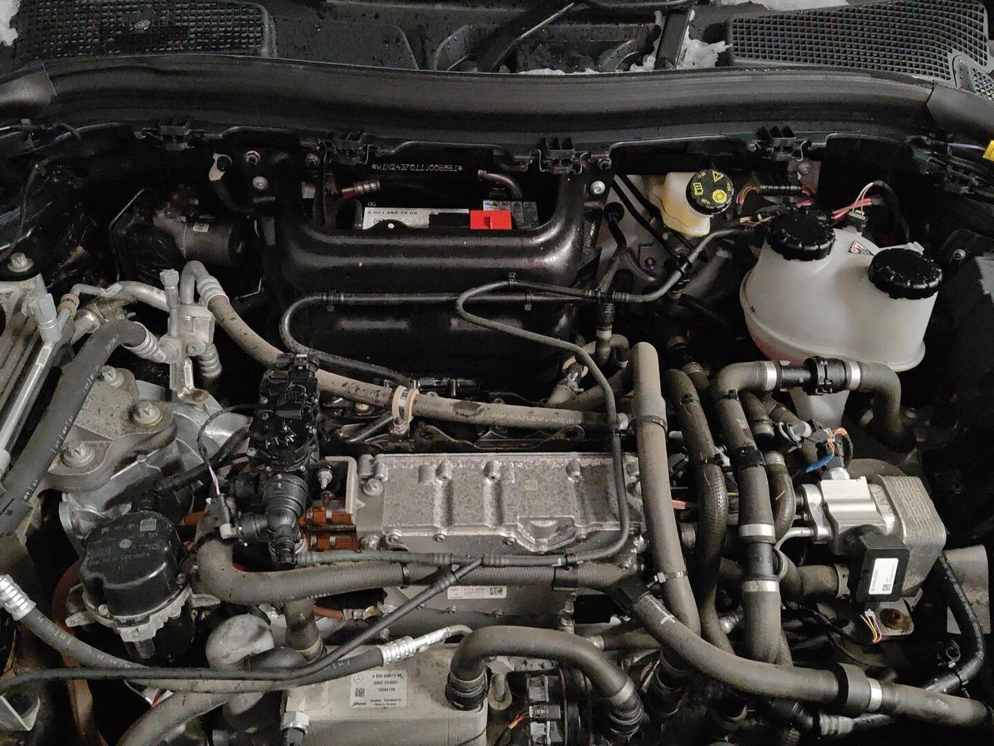 MERCEDES-BENZ EQA 2021