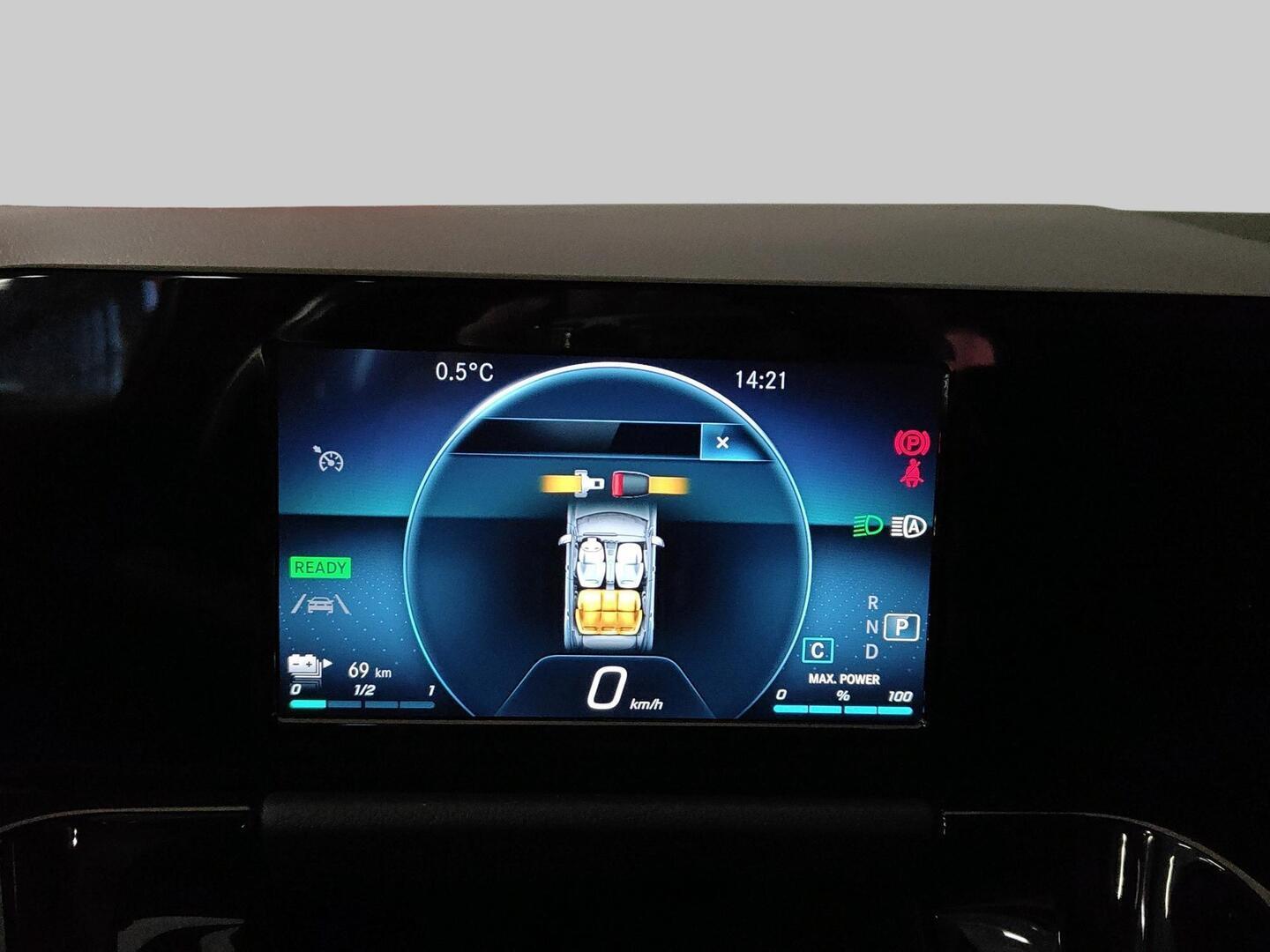 MERCEDES-BENZ EQA 2021