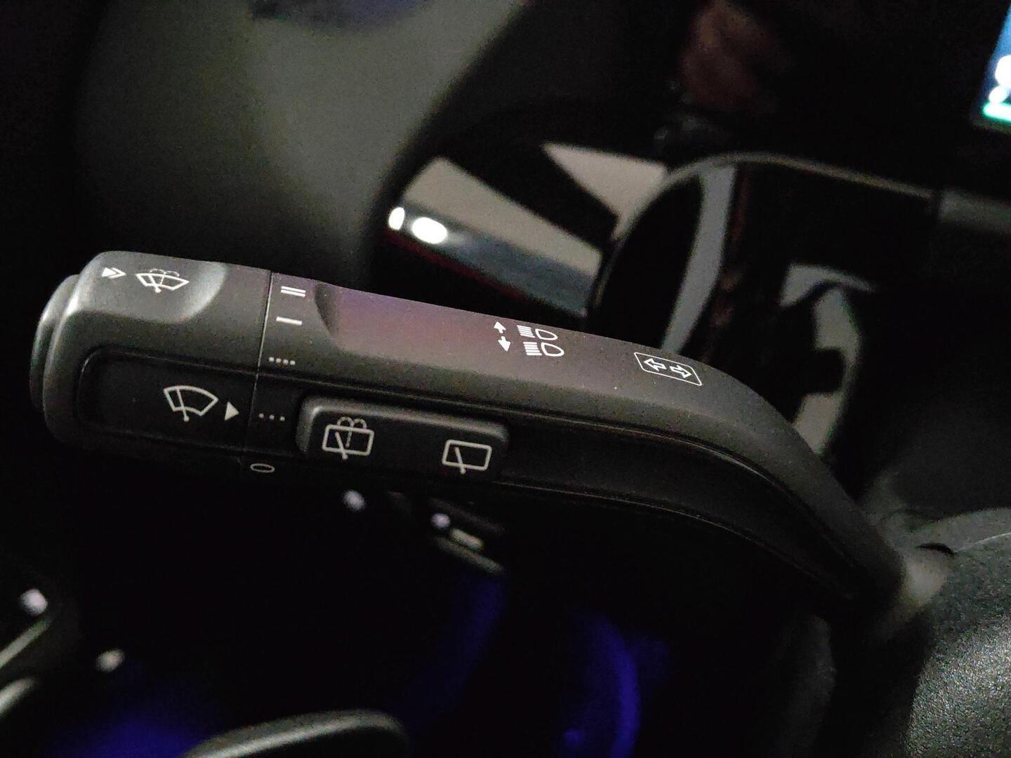 MERCEDES-BENZ EQA 2021