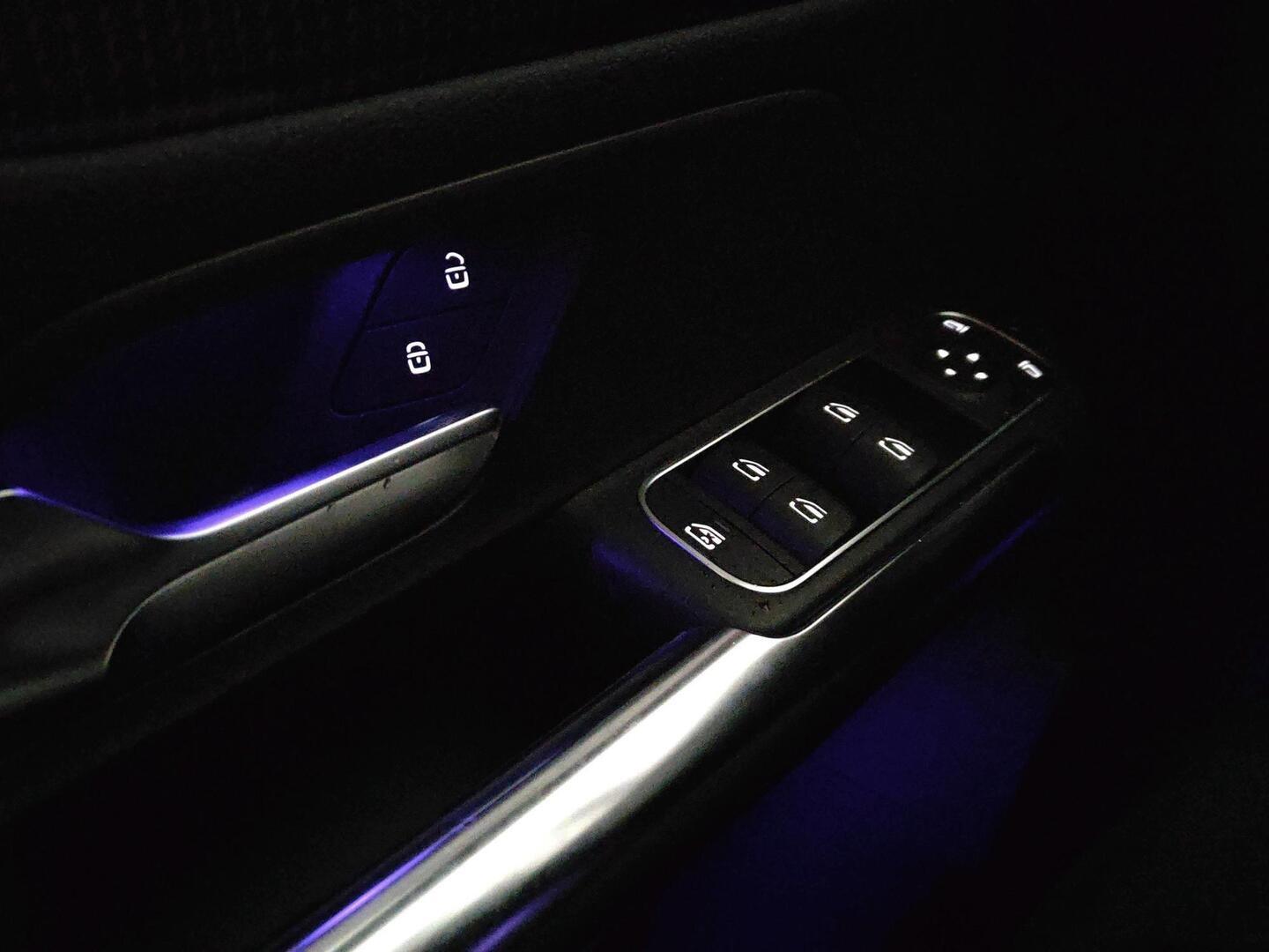 MERCEDES-BENZ EQA 2021