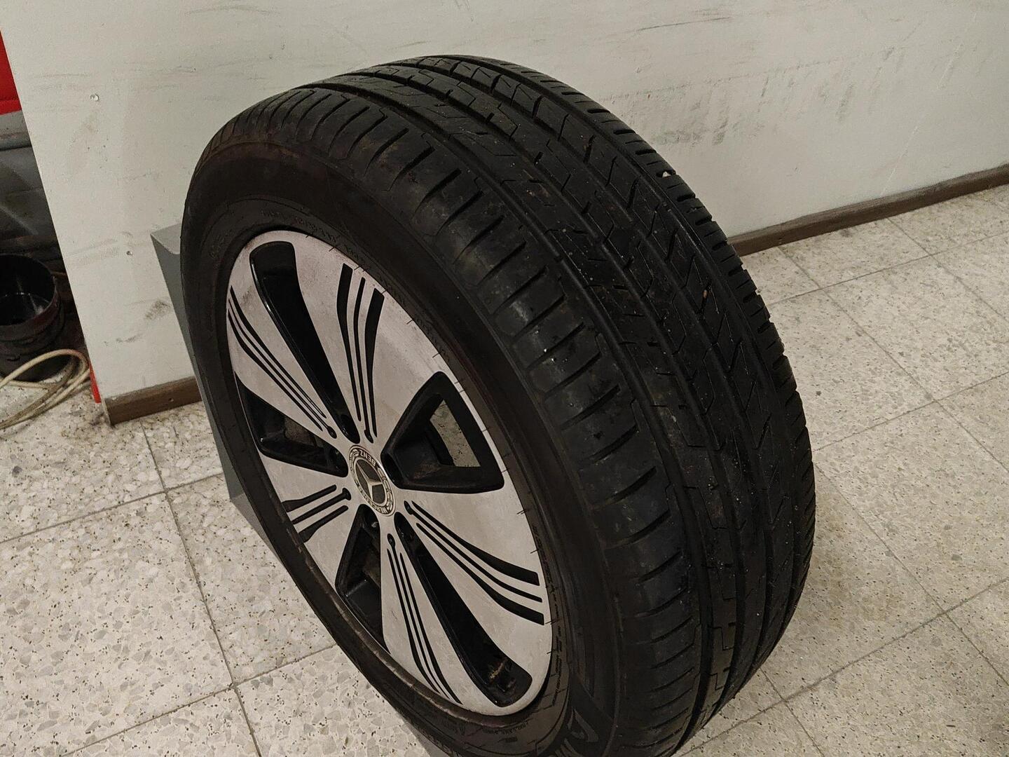 MERCEDES-BENZ EQA 2021