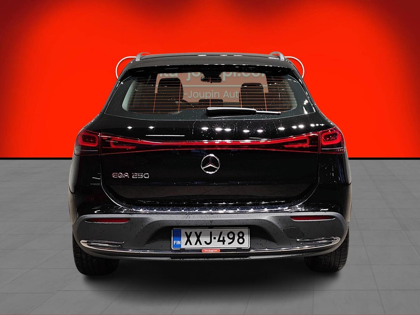 MERCEDES-BENZ EQA 2021