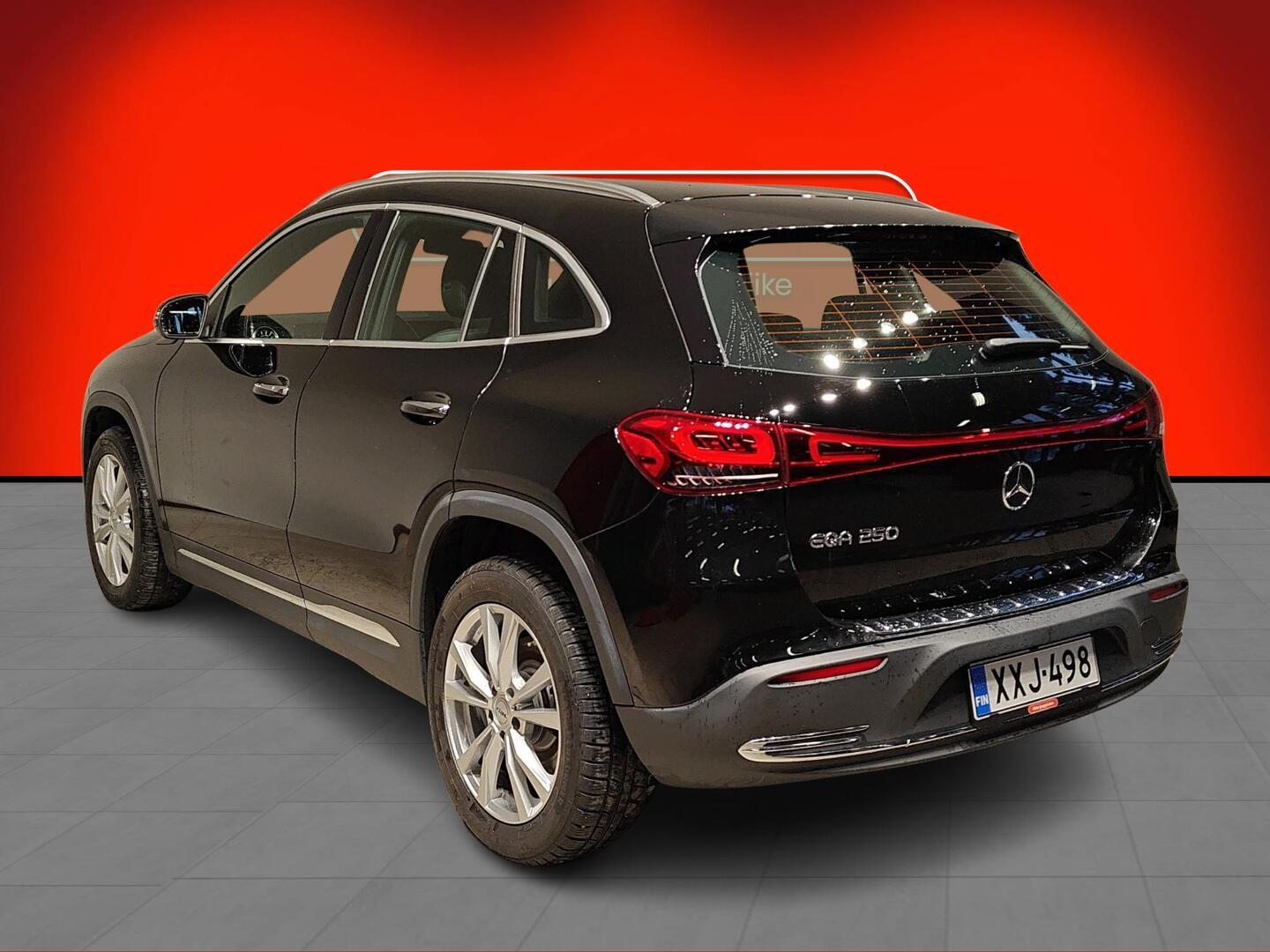 MERCEDES-BENZ EQA 2021