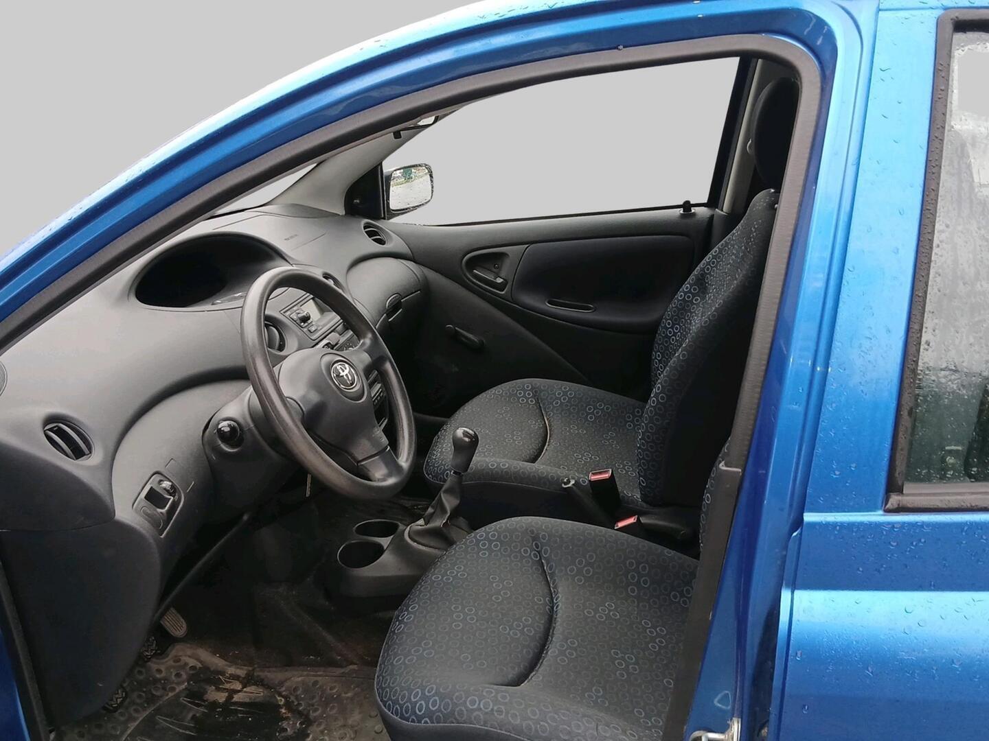 TOYOTA Yaris 2003