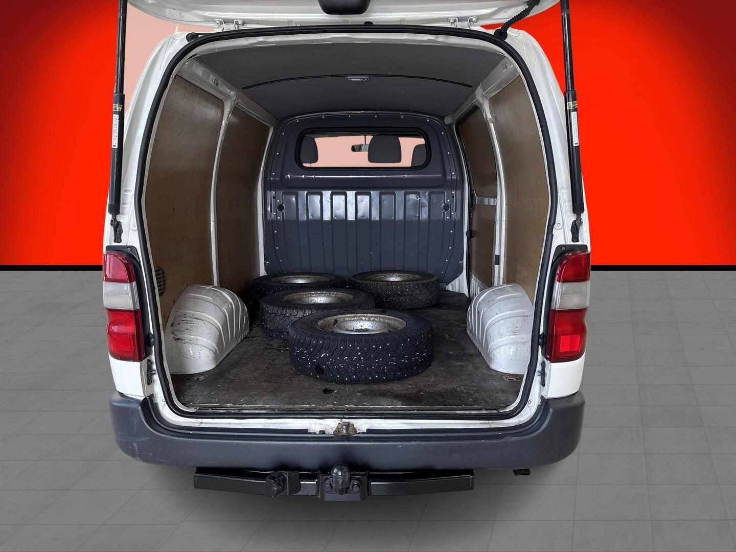 TOYOTA Hiace 2008