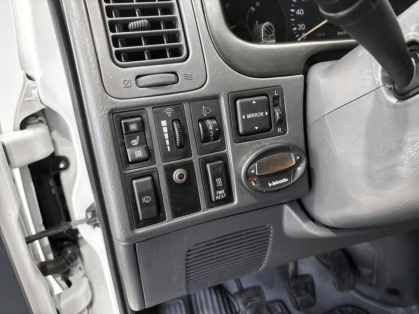 TOYOTA Hiace 2008