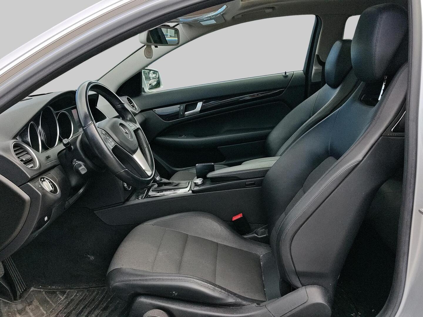 MERCEDES-BENZ C 2012