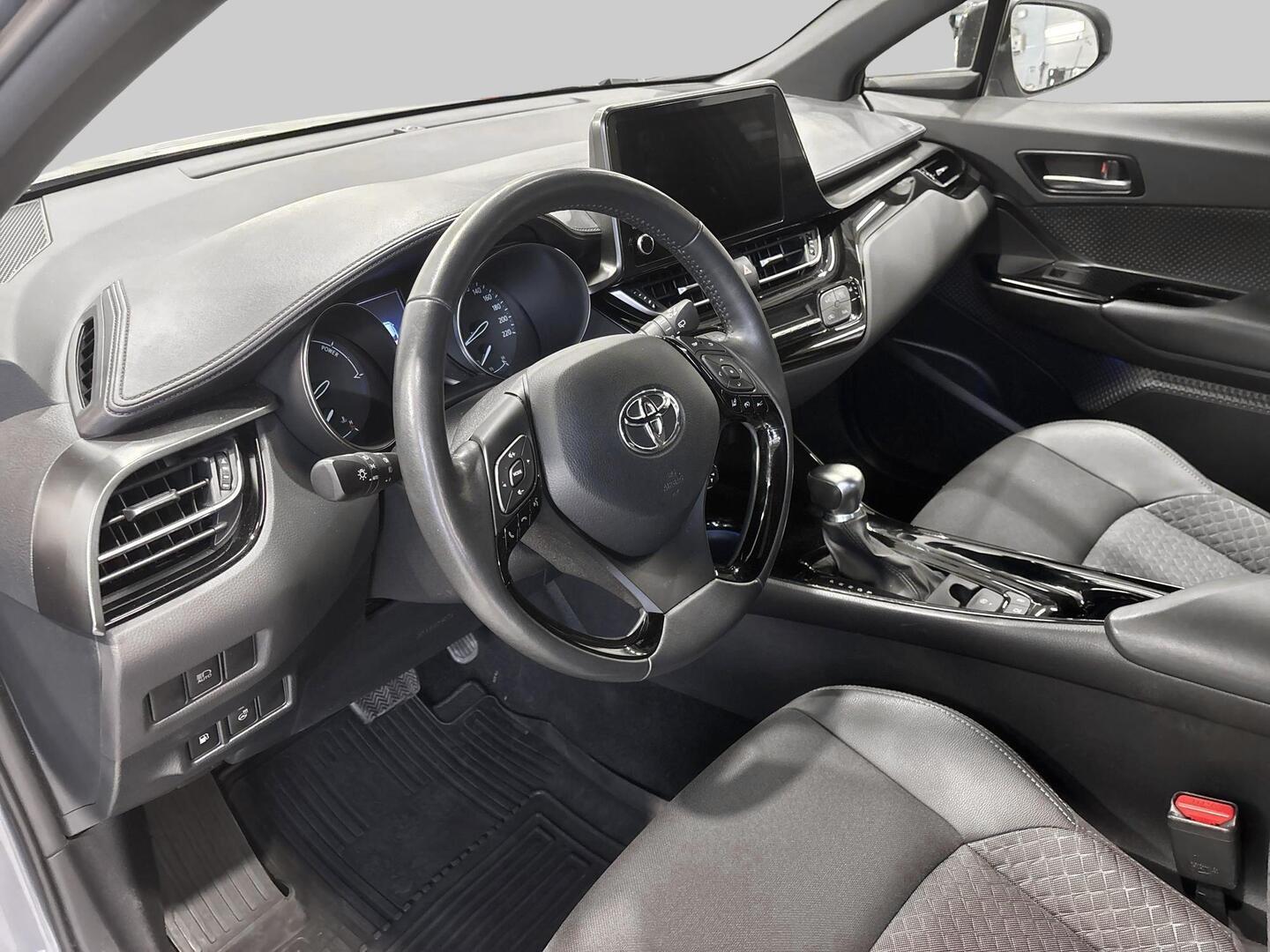 TOYOTA C-HR 2023