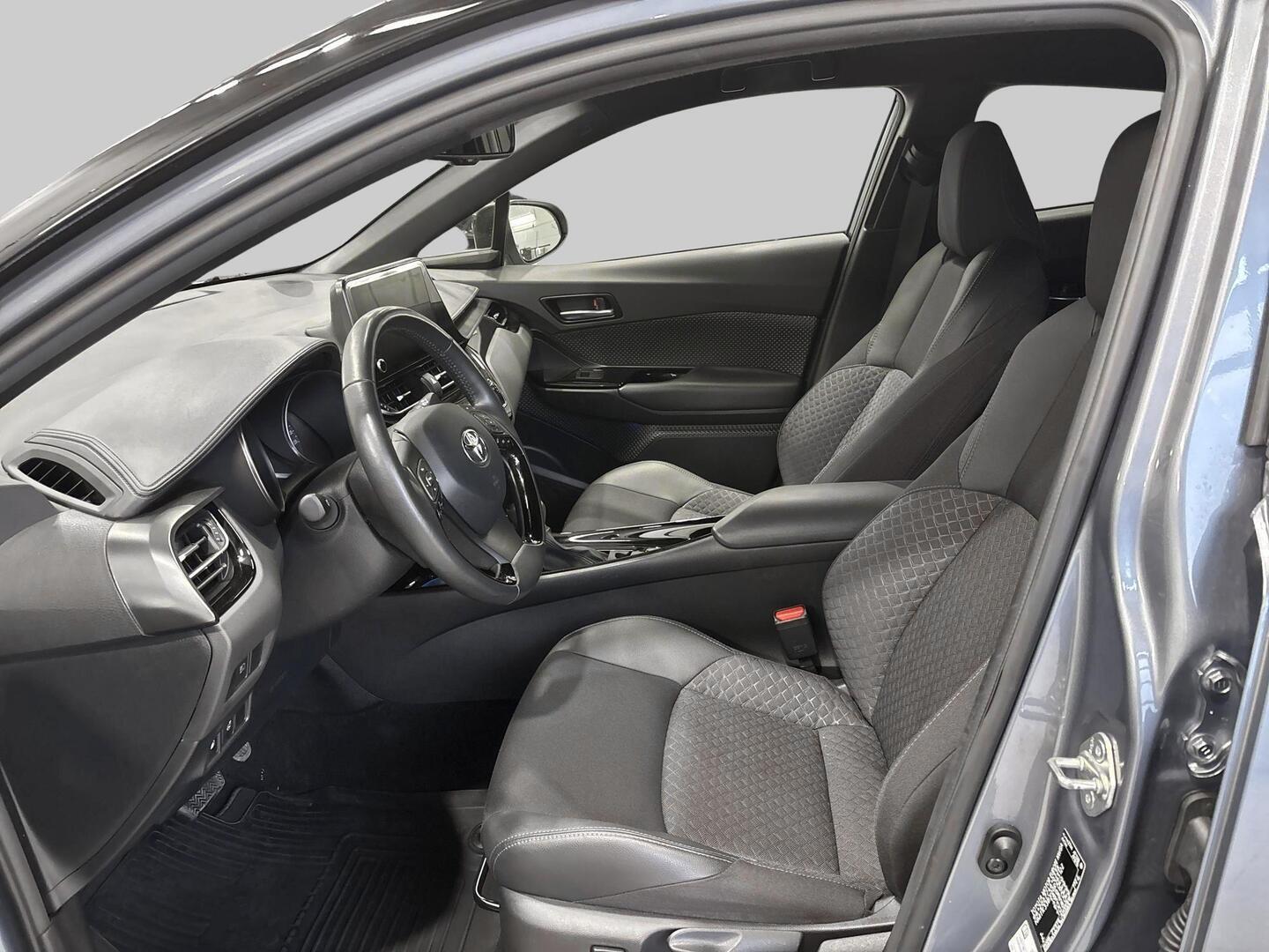 TOYOTA C-HR 2023