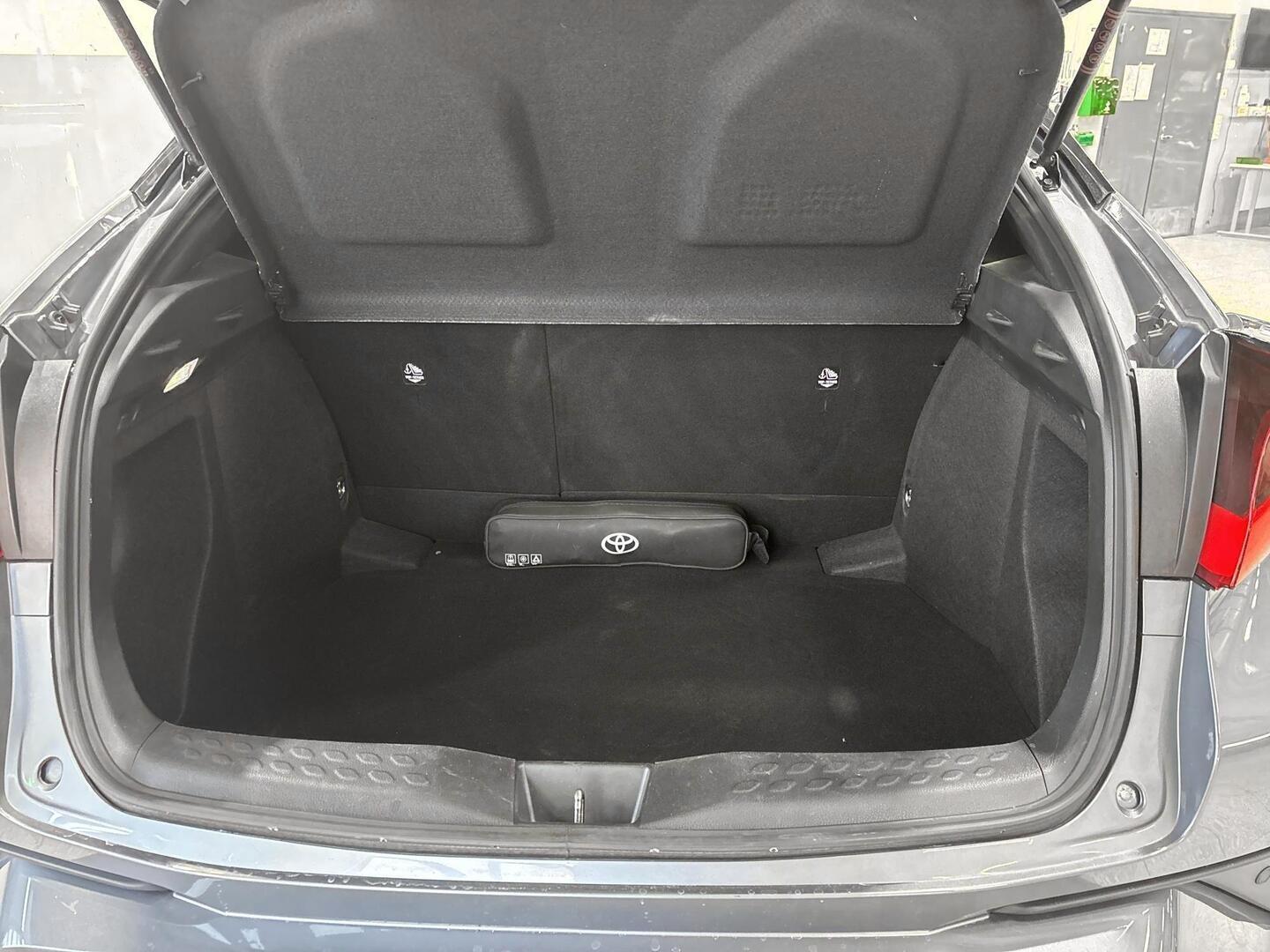 TOYOTA C-HR 2023