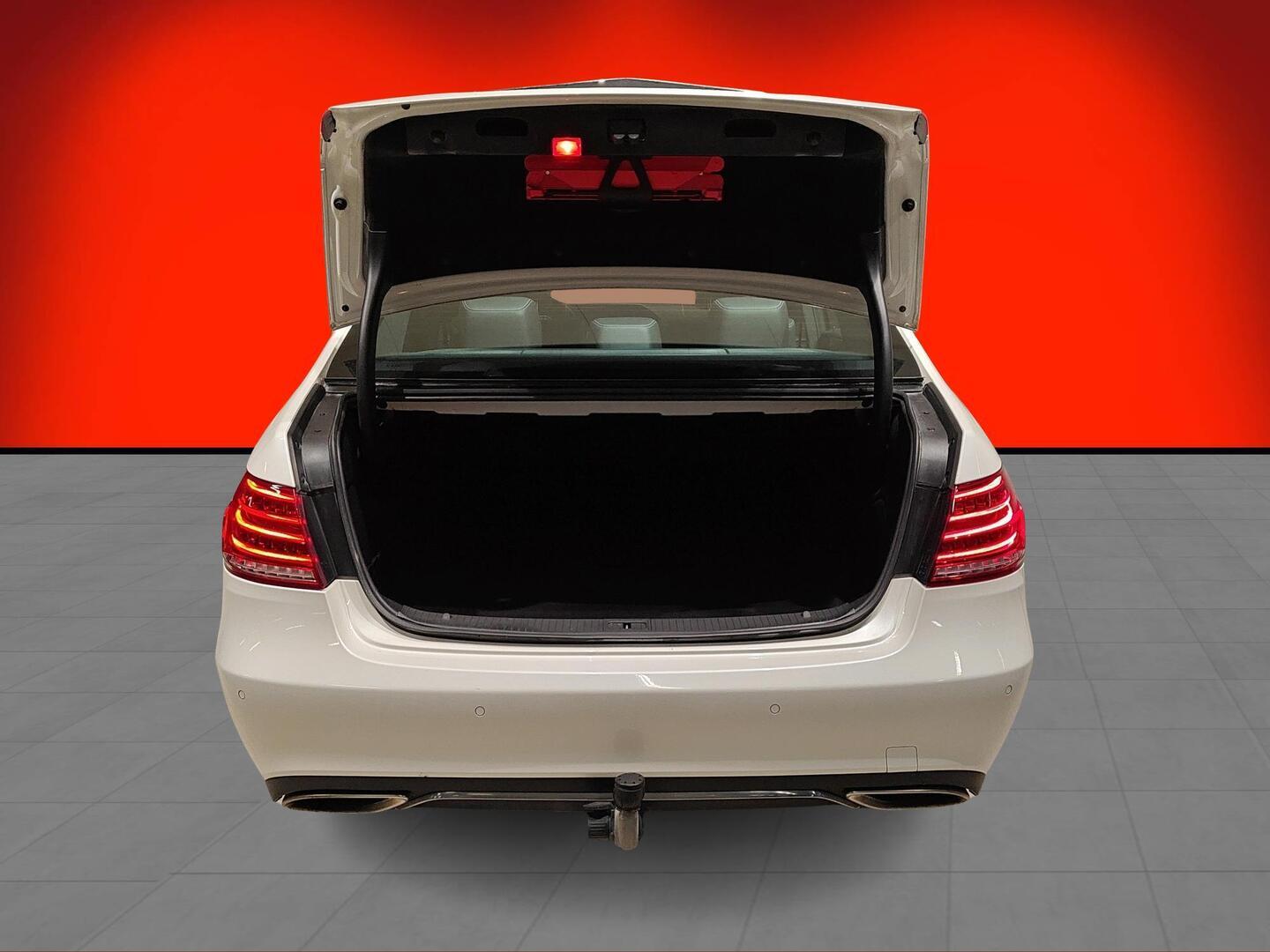 MERCEDES-BENZ E 2013