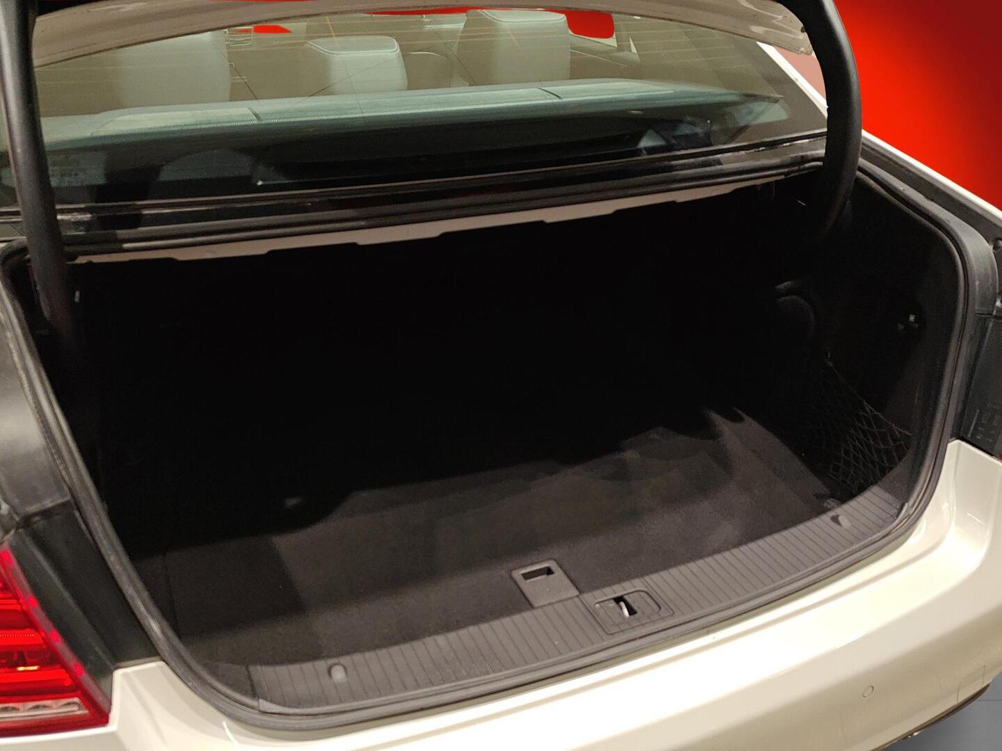 MERCEDES-BENZ E 2013