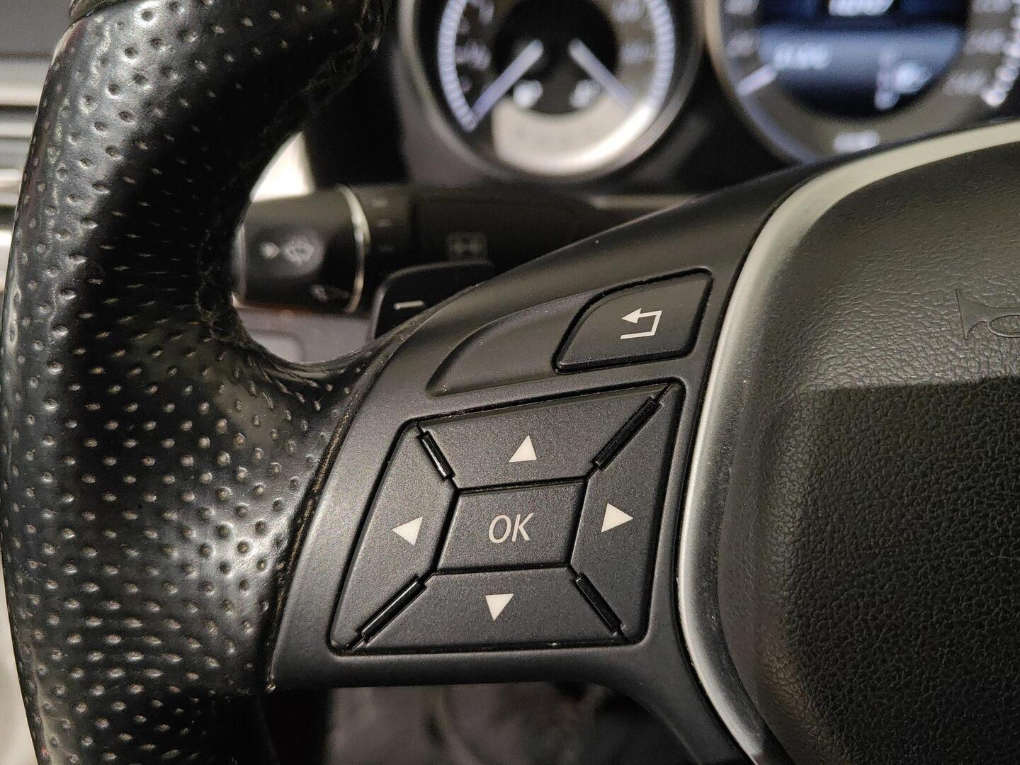 MERCEDES-BENZ E 2013