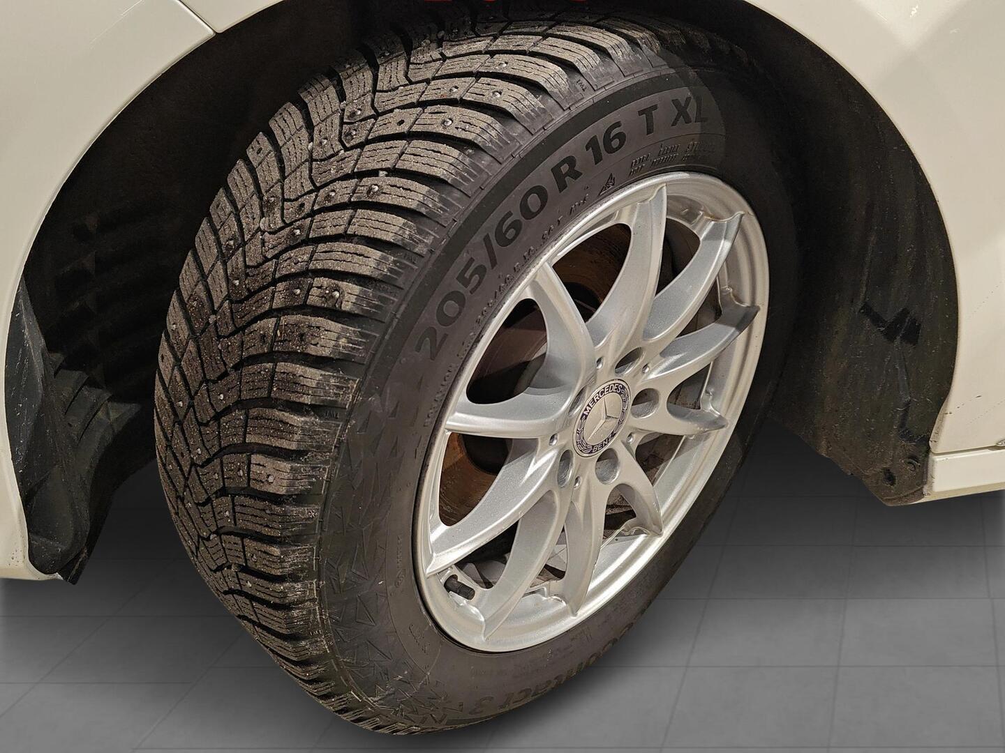 MERCEDES-BENZ E 2013