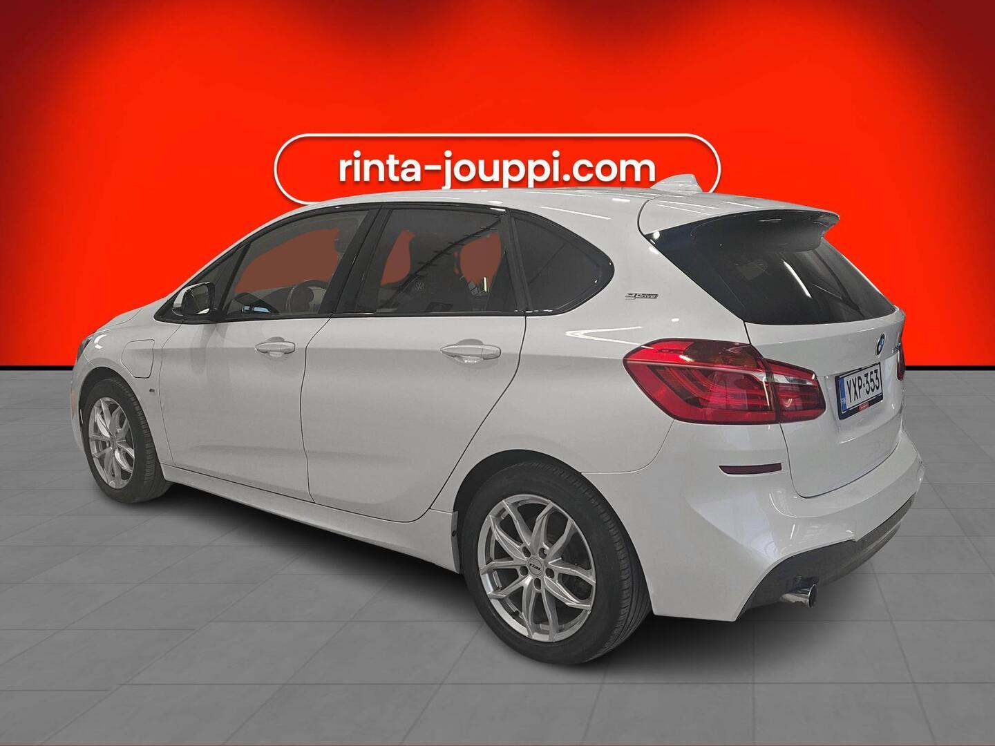 BMW 225 2018