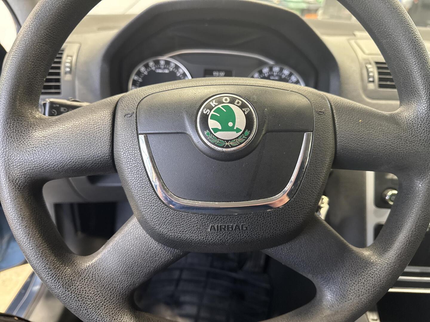 SKODA Octavia 2011