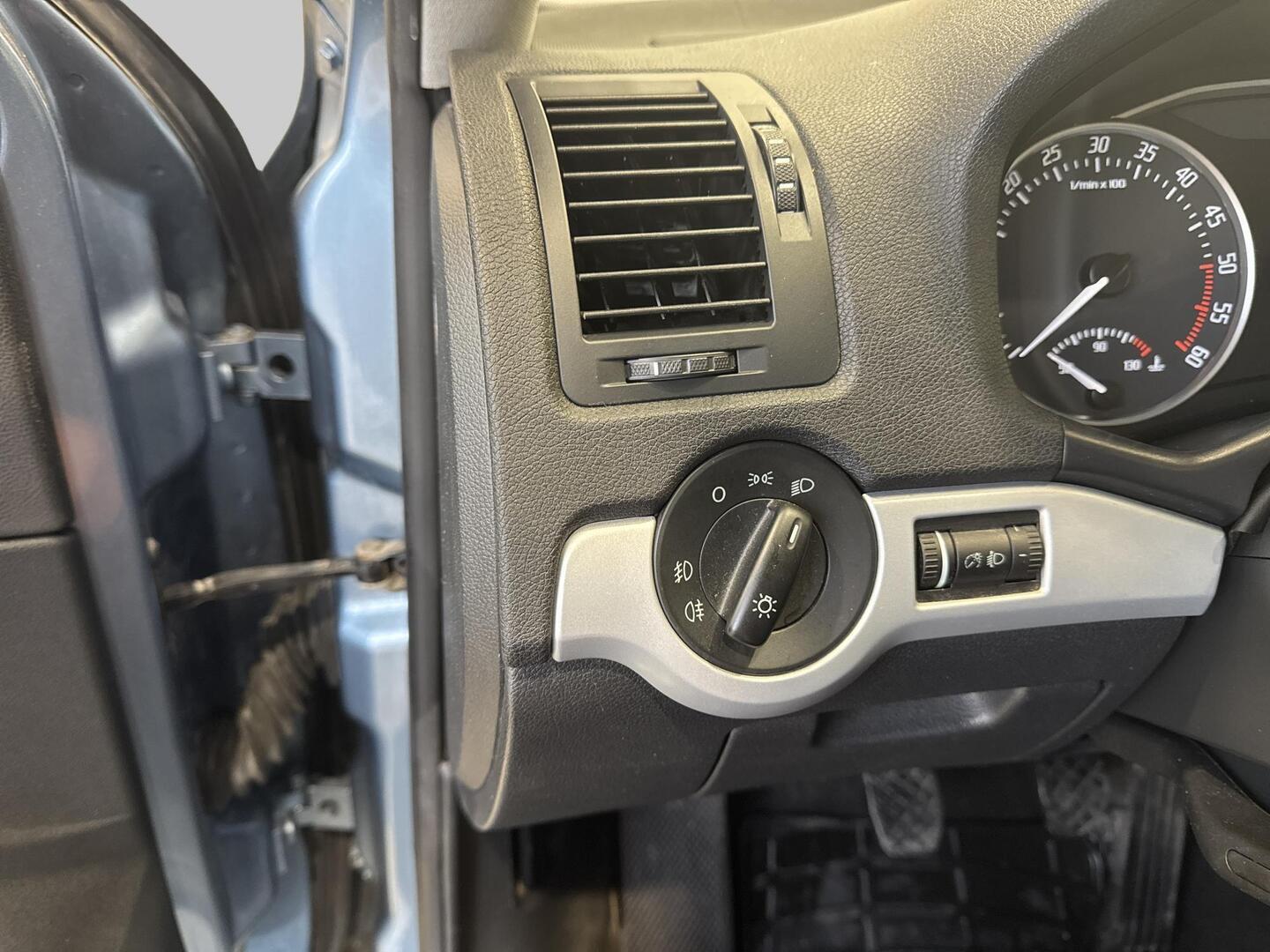 SKODA Octavia 2011