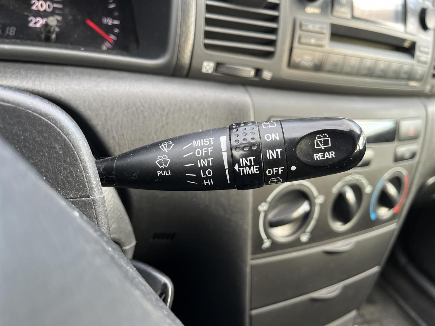 TOYOTA Corolla 2005