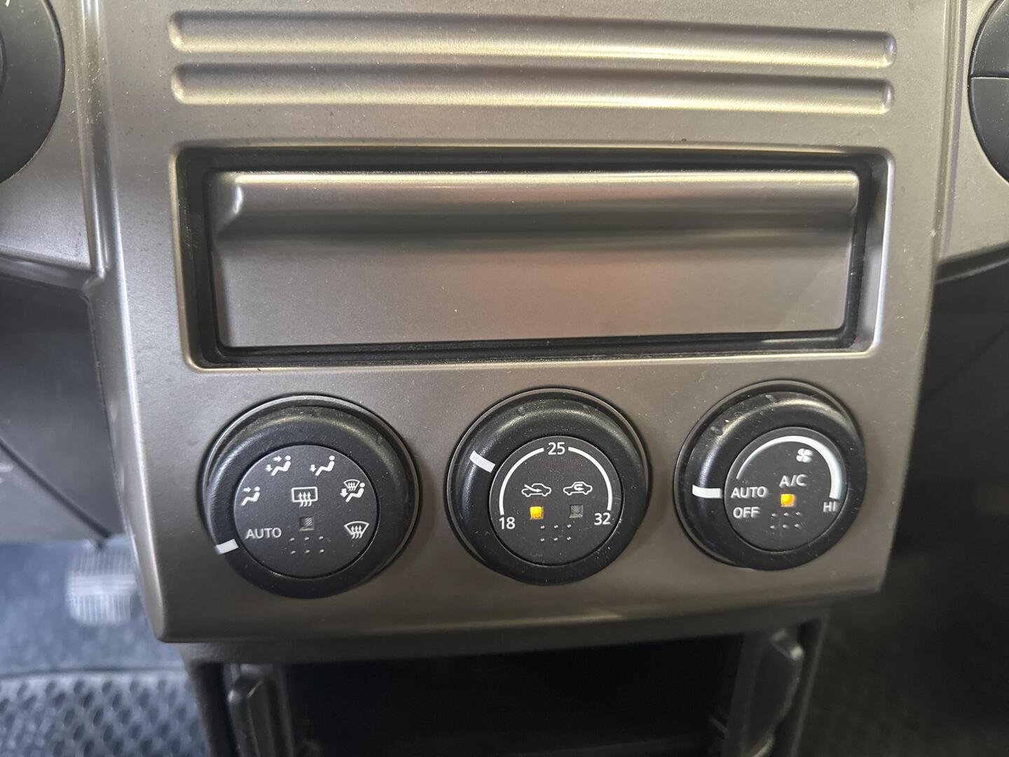 NISSAN X-TRAIL 2005