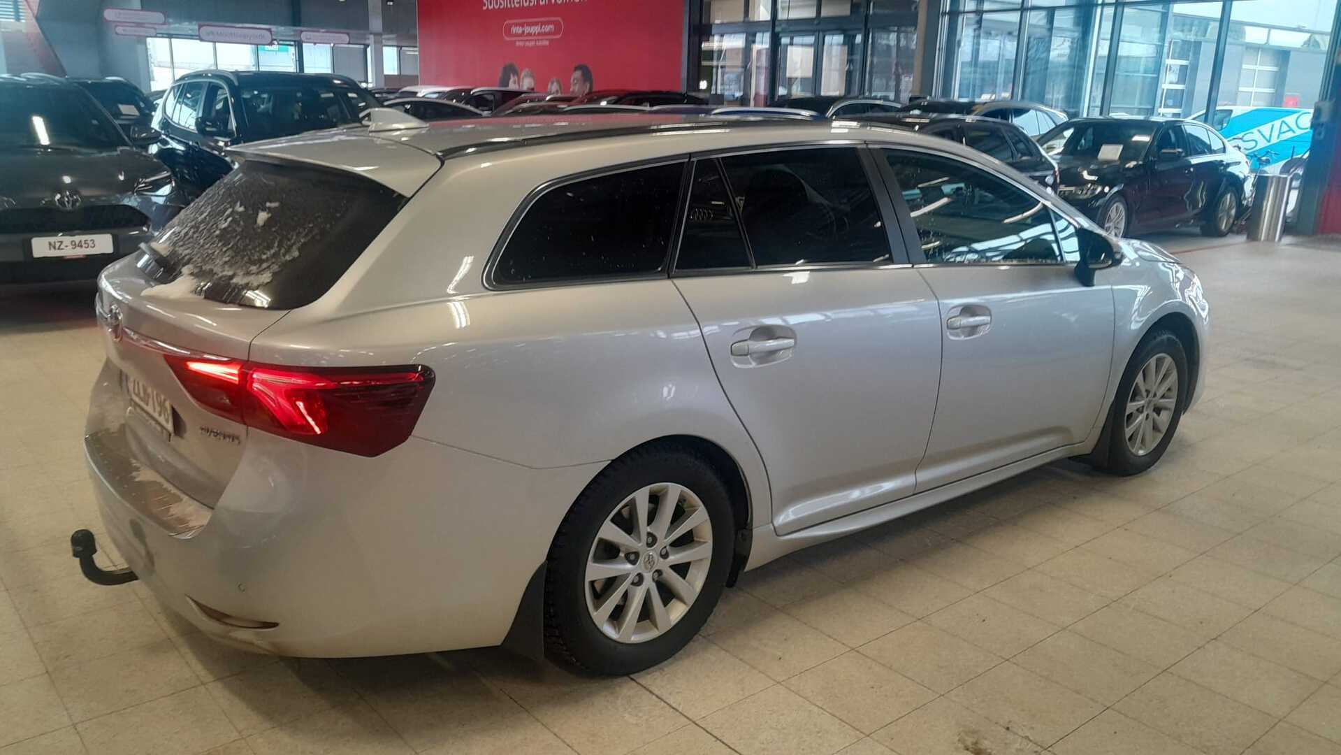 TOYOTA AVENSIS 2016