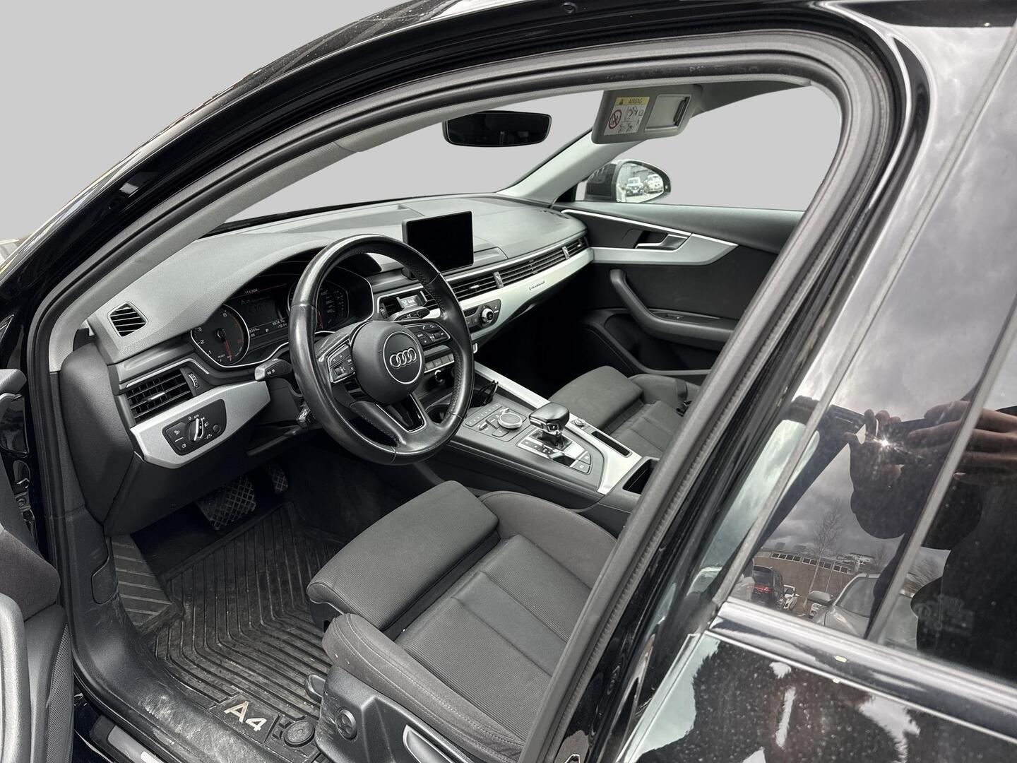 AUDI A4 2016