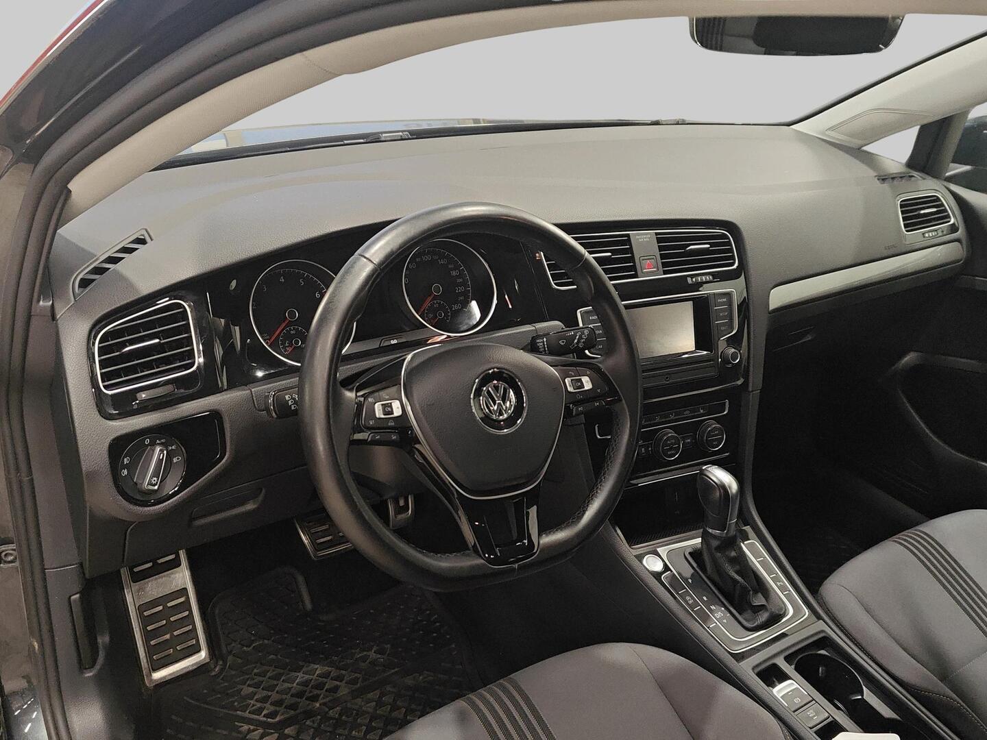 VOLKSWAGEN Golf 2017