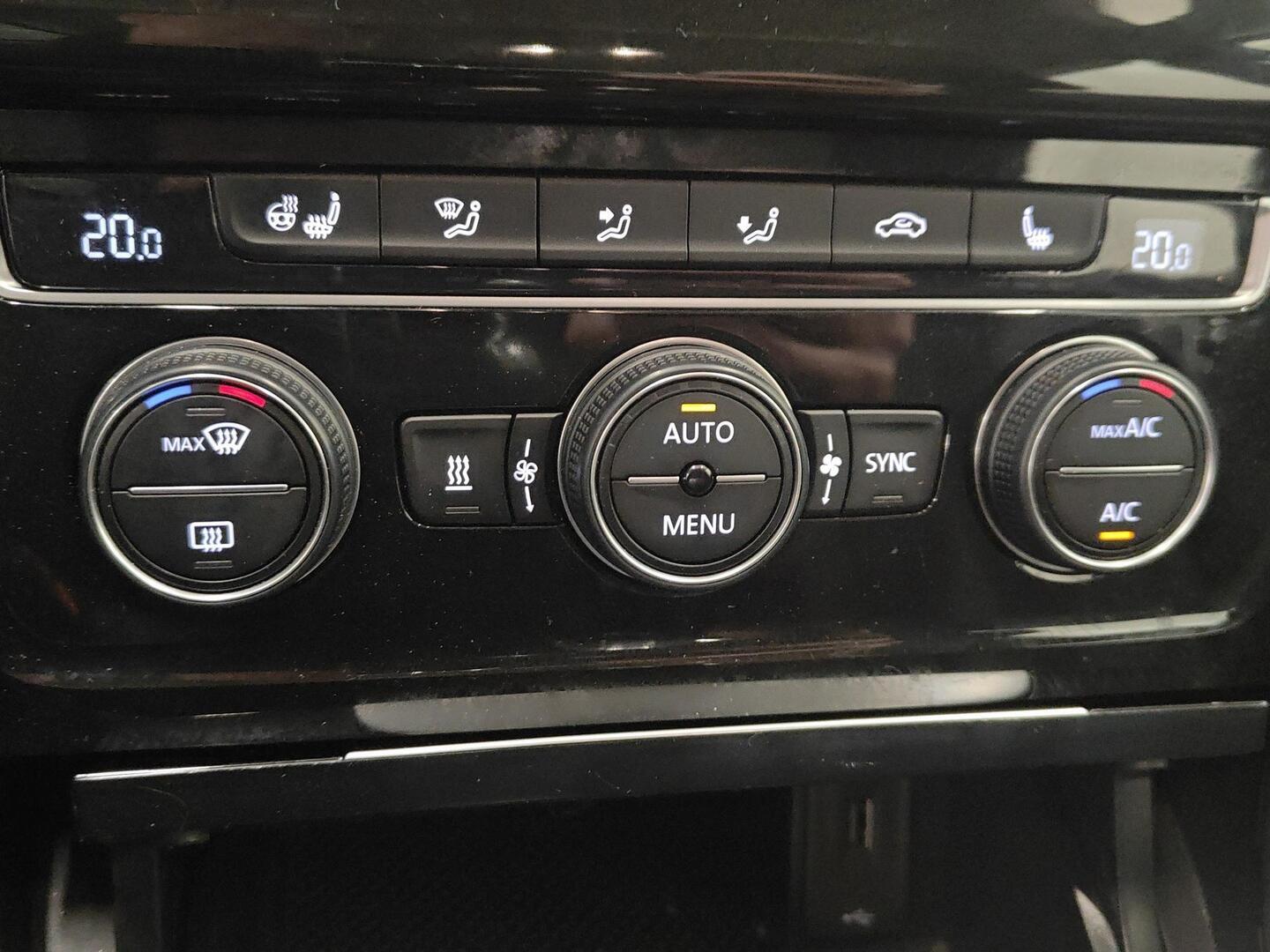 VOLKSWAGEN Golf 2017