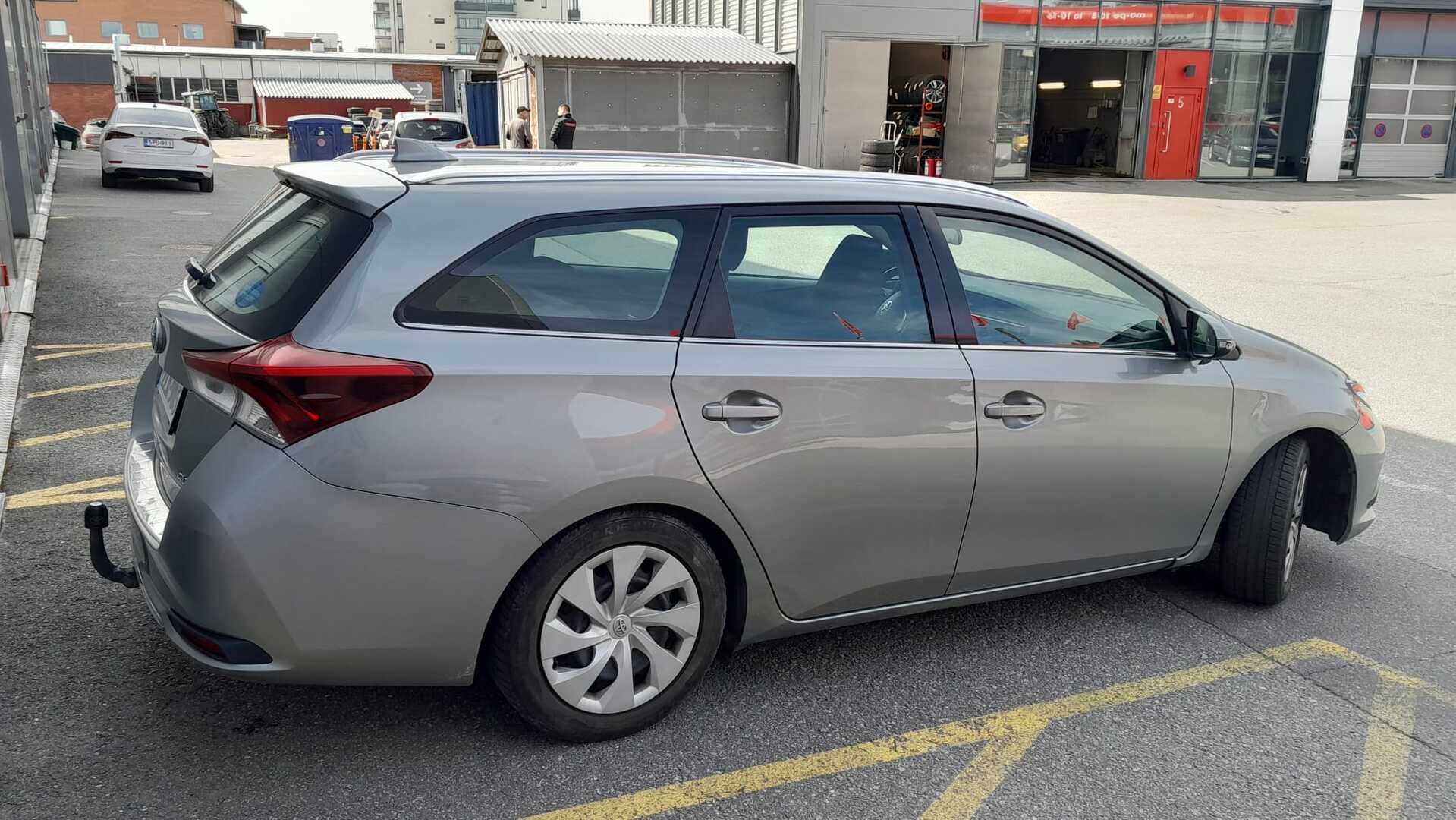 TOYOTA AURIS 2016