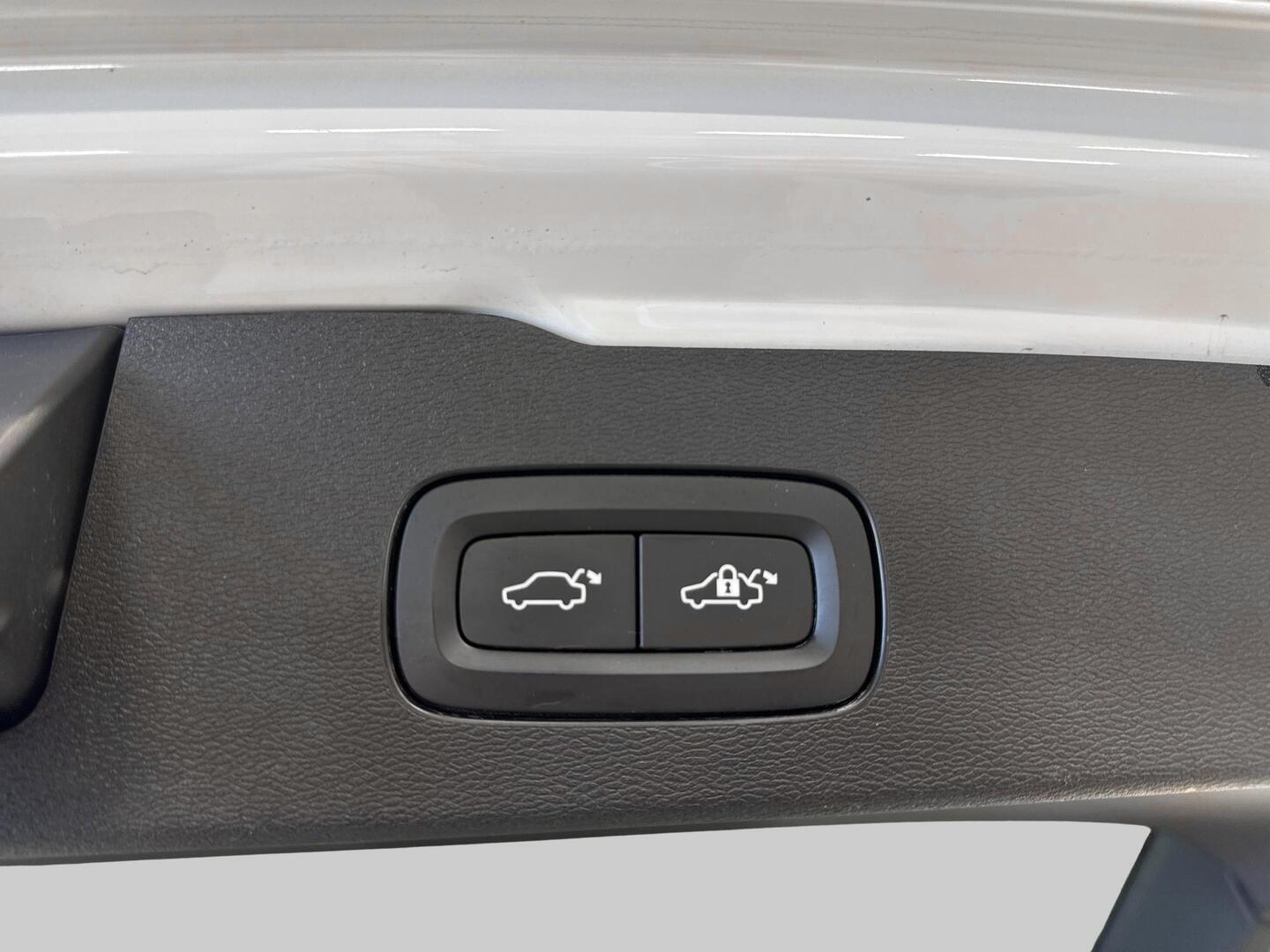 VOLVO V60 2020